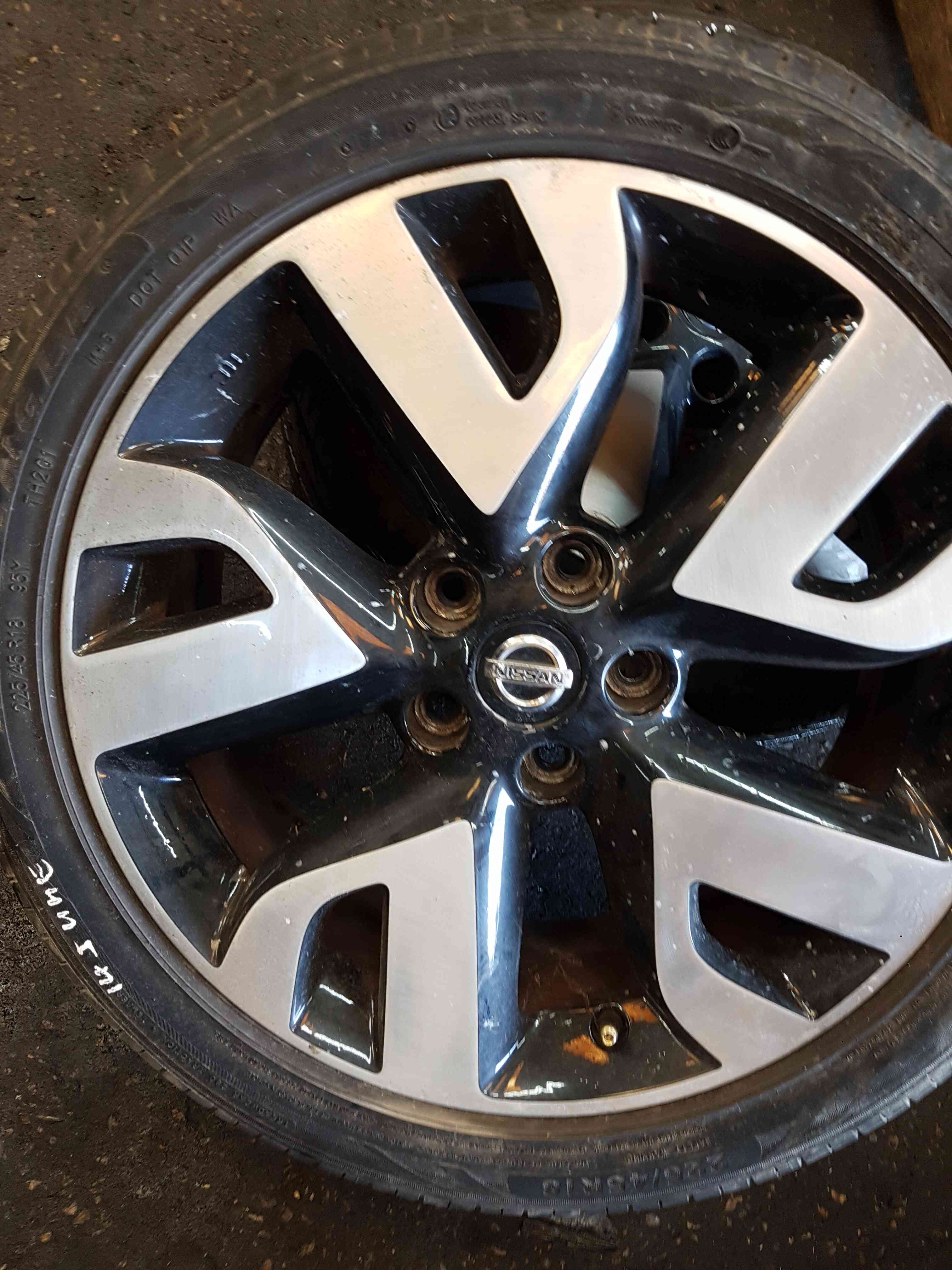 Thumb 3 Nissan Juke MK1 2010-2014 Alloy Wheel 17Inch 4/5 225 45 18 7Mm 403008X80A
