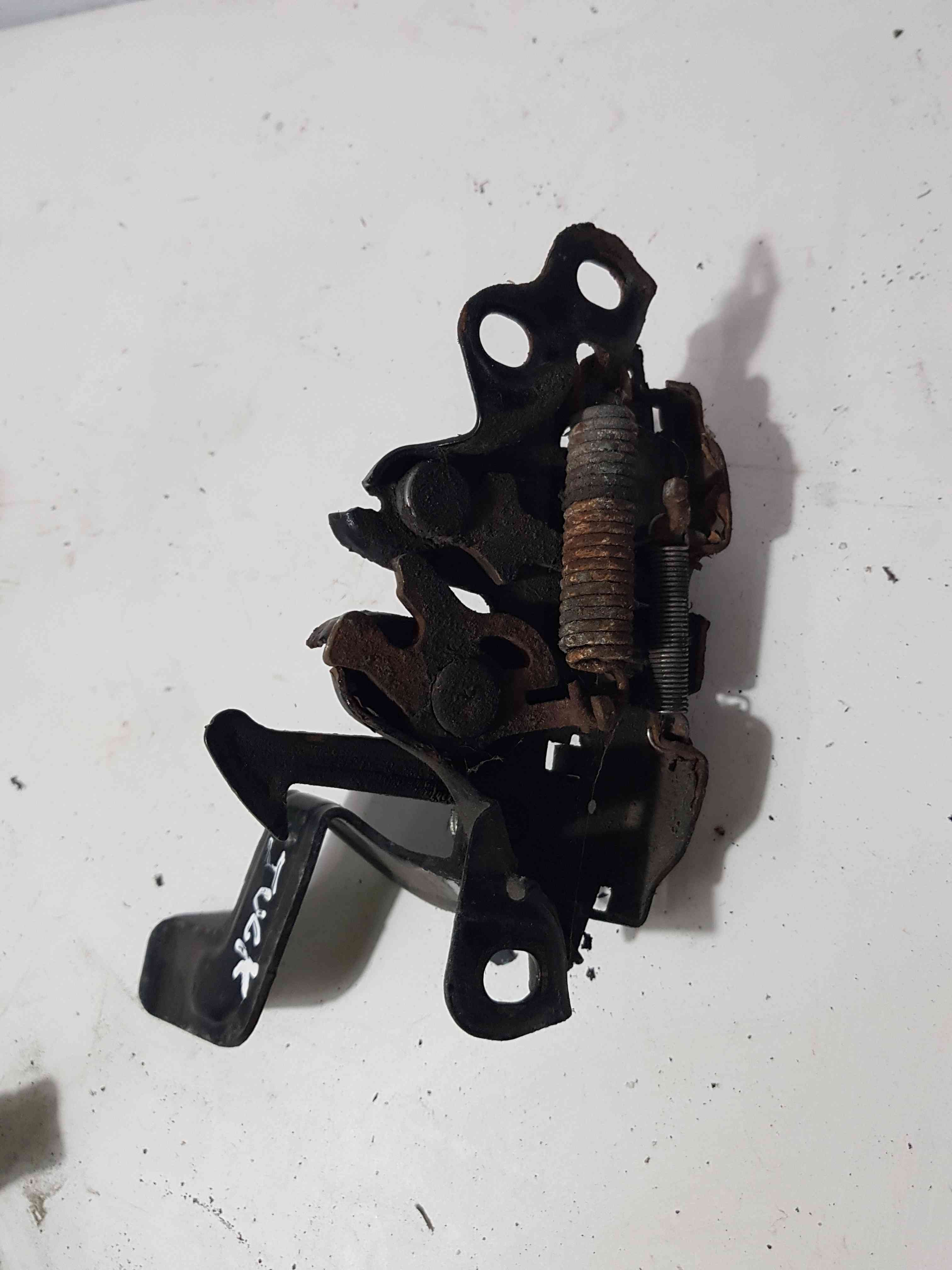 Thumb 2 Nissan Juke MK1 2010-2014 Bonnet Catch Mechanism