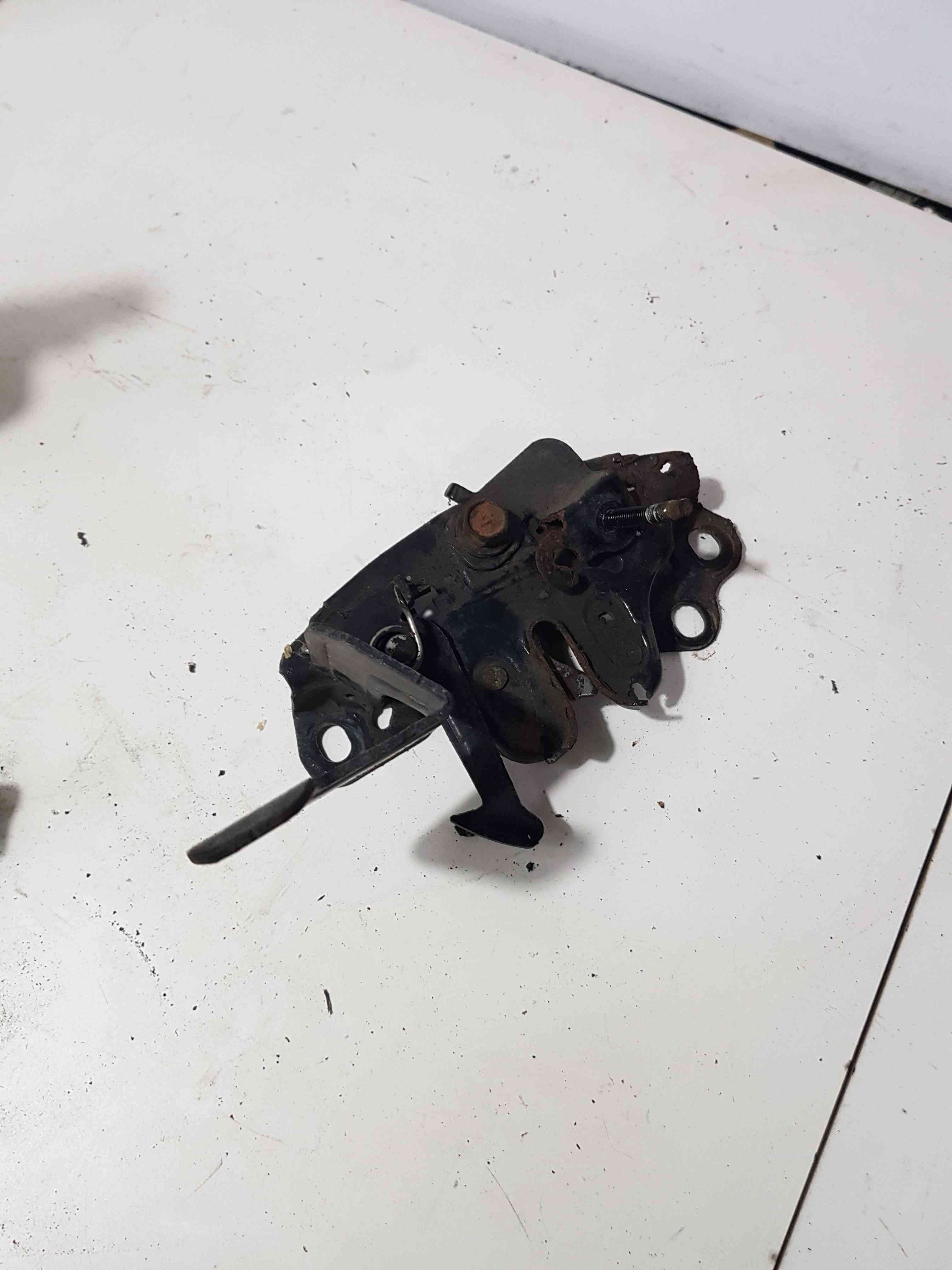 Thumb 3 Nissan Juke MK1 2010-2014 Bonnet Catch Mechanism