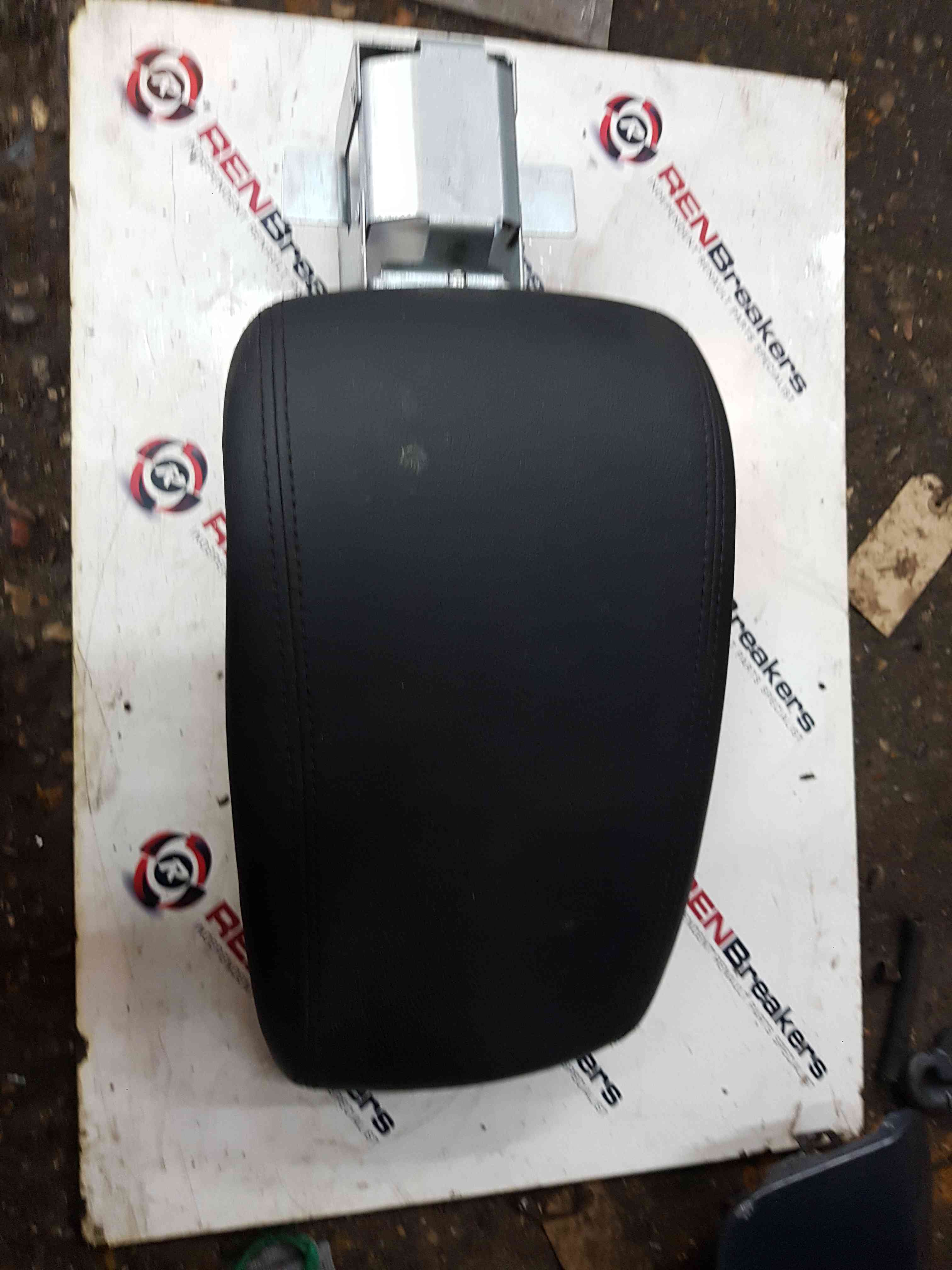 Thumb 4 Nissan Juke MK1 2010-2014 Centre Console Leather ARM Rest