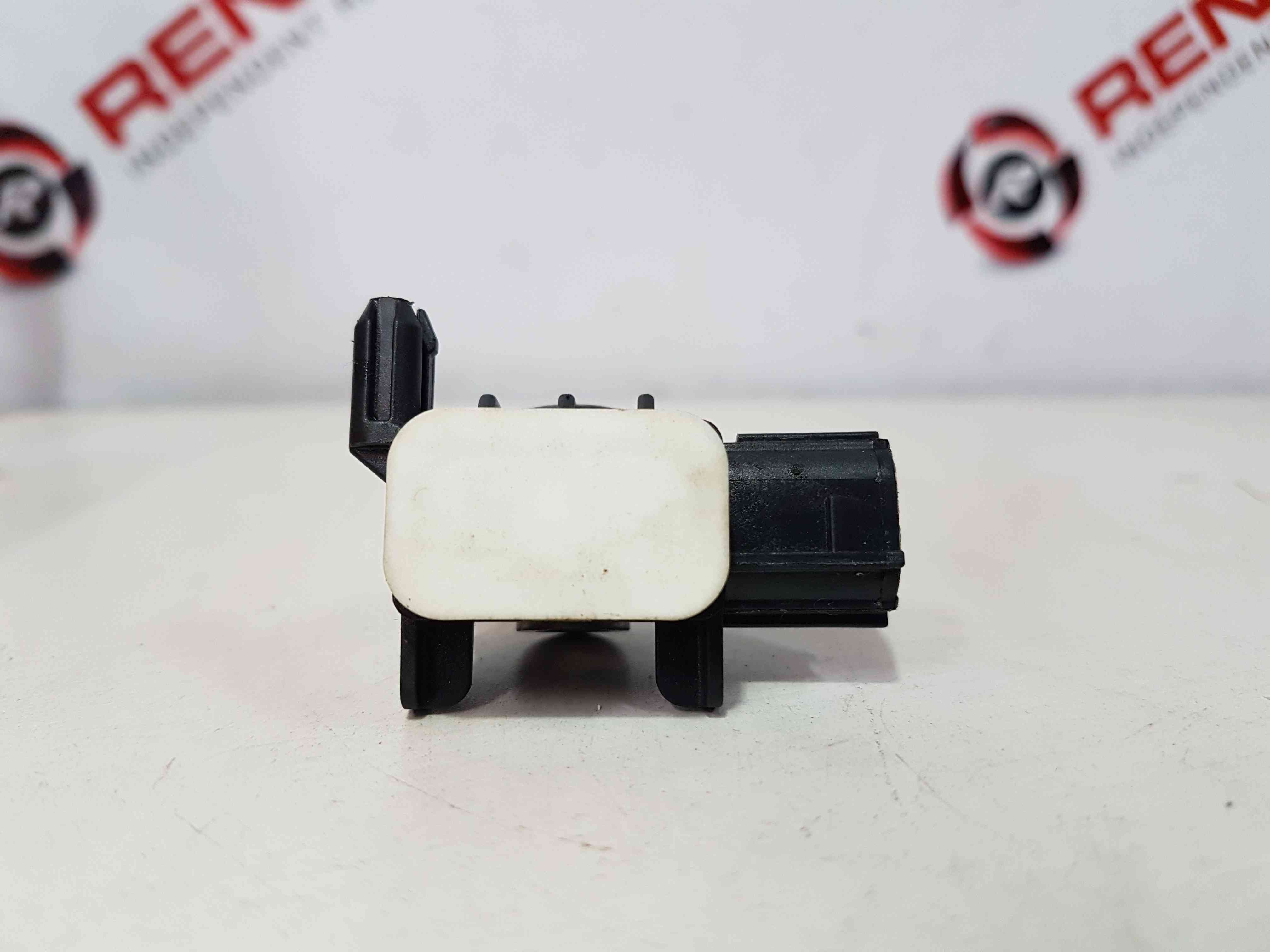 Thumb 7 Nissan Juke MK1 2010-2014 Crash Airbag Sensor Impact 988301Ea0a