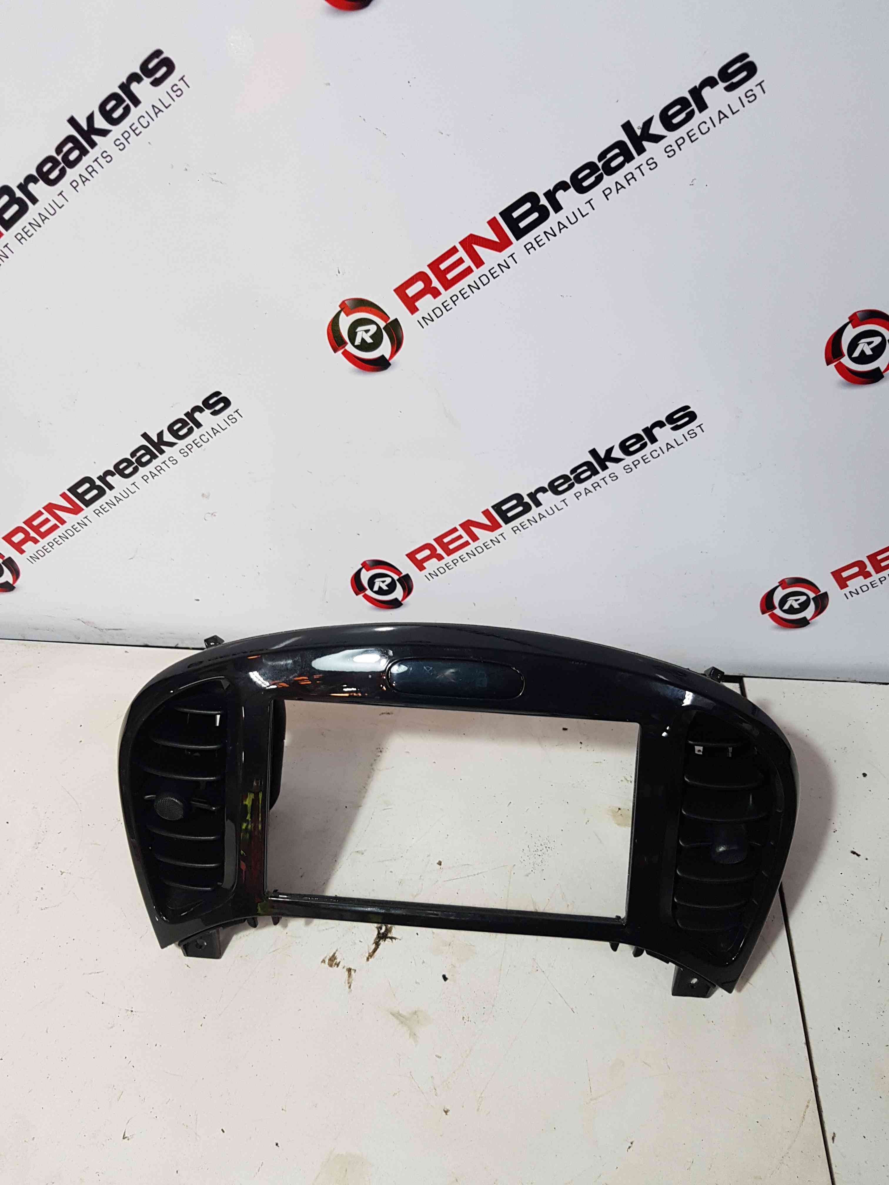 Thumb 6 Nissan Juke MK1 2010-2014 Dashboard Heater Centre Vents Gloss 682601KE0A