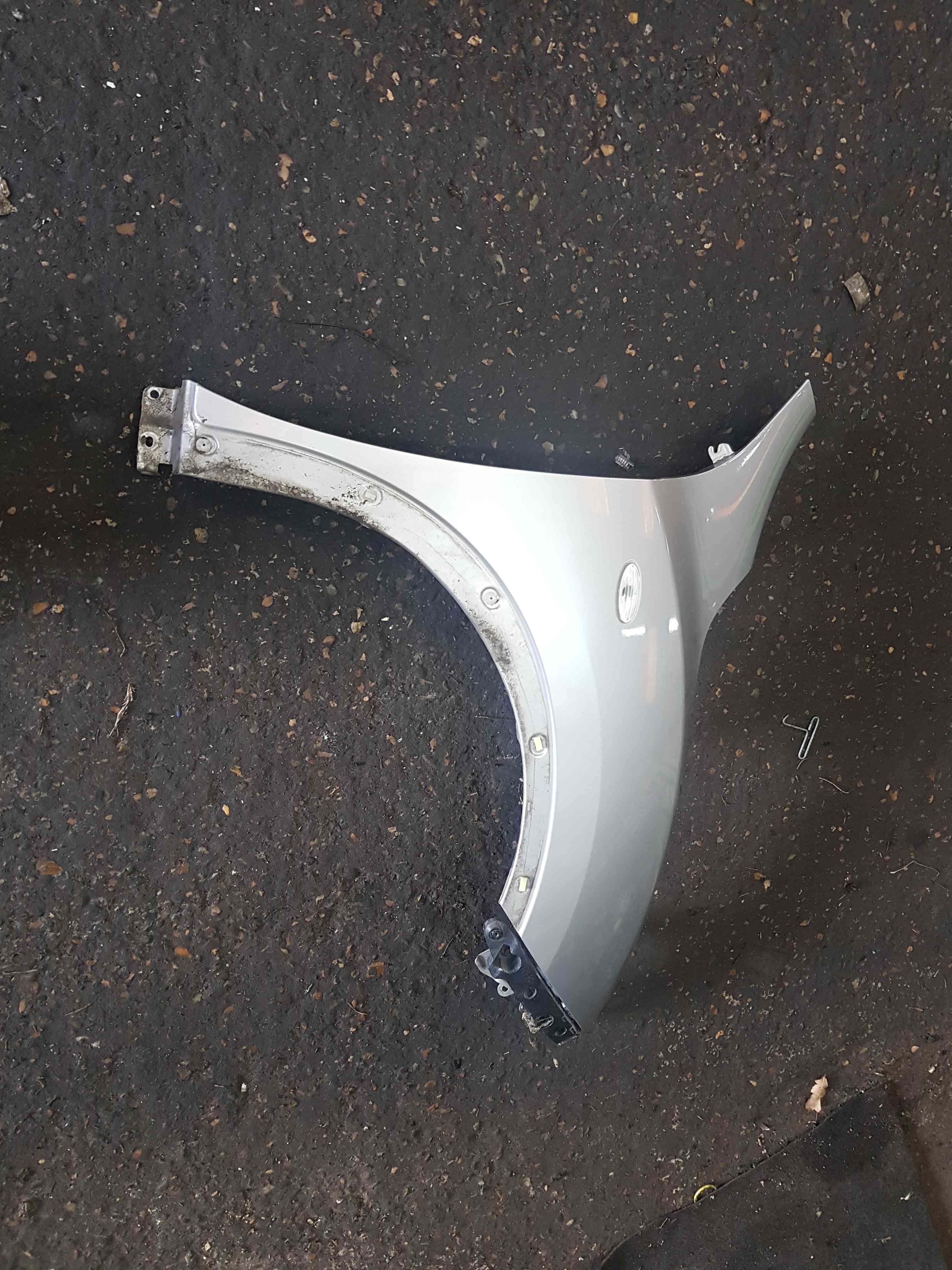 Thumb 7 Nissan Juke MK1 2010-2014 Driver Os Wing KYO Silver Metallic