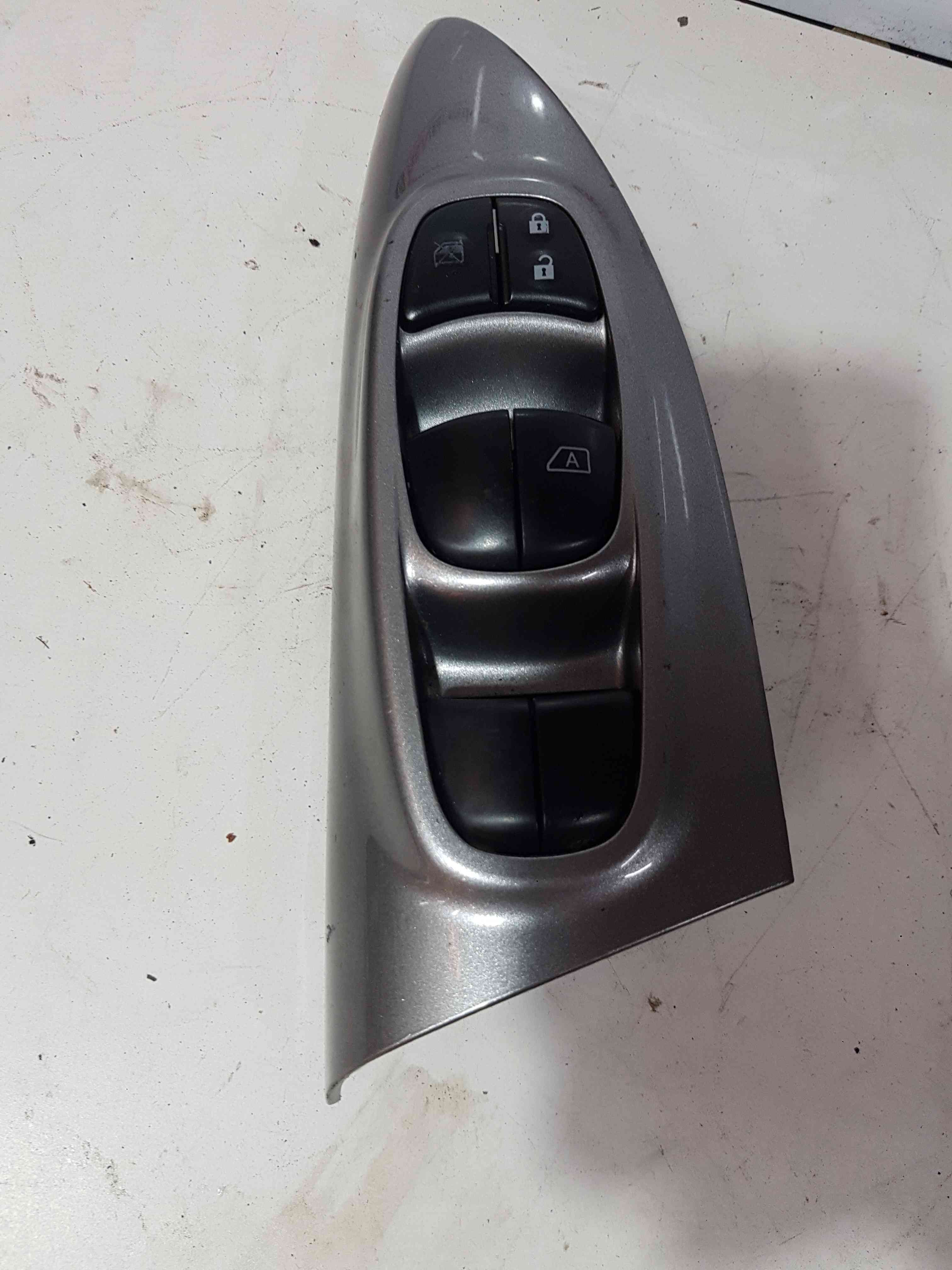 Thumb 2 Nissan Juke MK1 2010-2014 Drivers OSF Front Window Switch Panel 254011KK0A