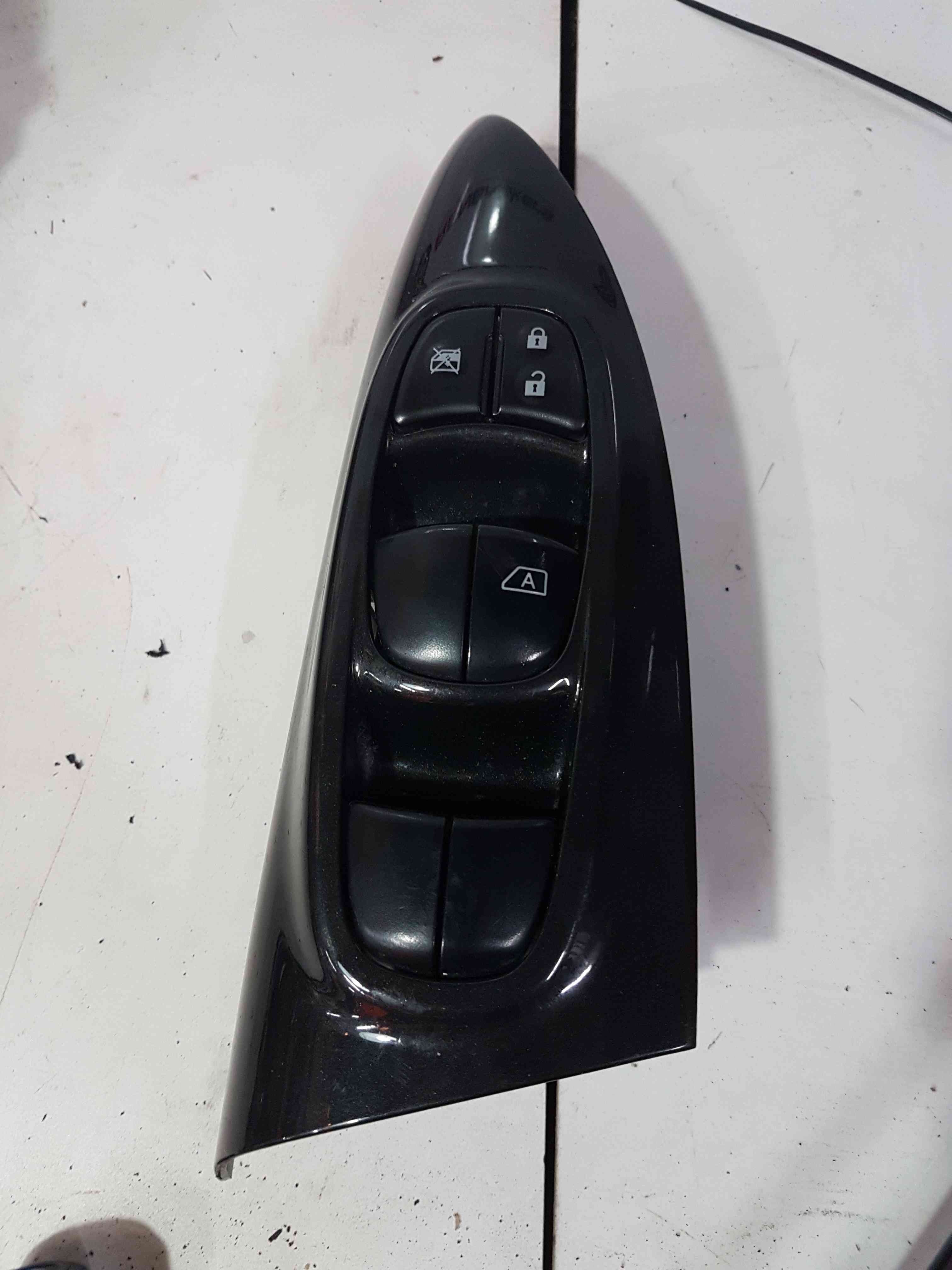 Thumb 4 Nissan Juke MK1 2010-2014 Drivers OSF Front Window Switch Panel 254011Kk0a