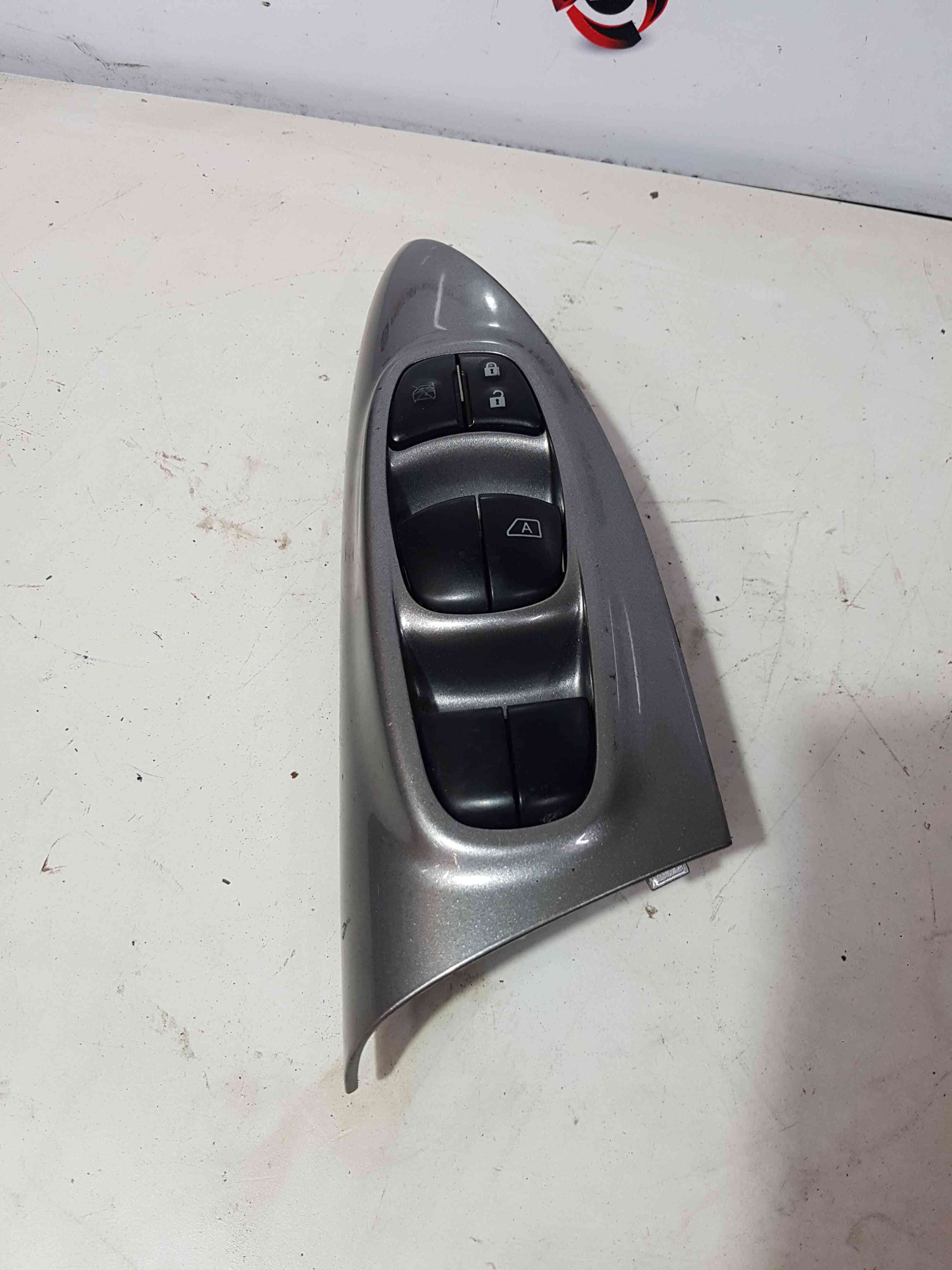 Thumb 4 Nissan Juke MK1 2010-2014 Drivers OSF Front Window Switch Panel 254011KK0A