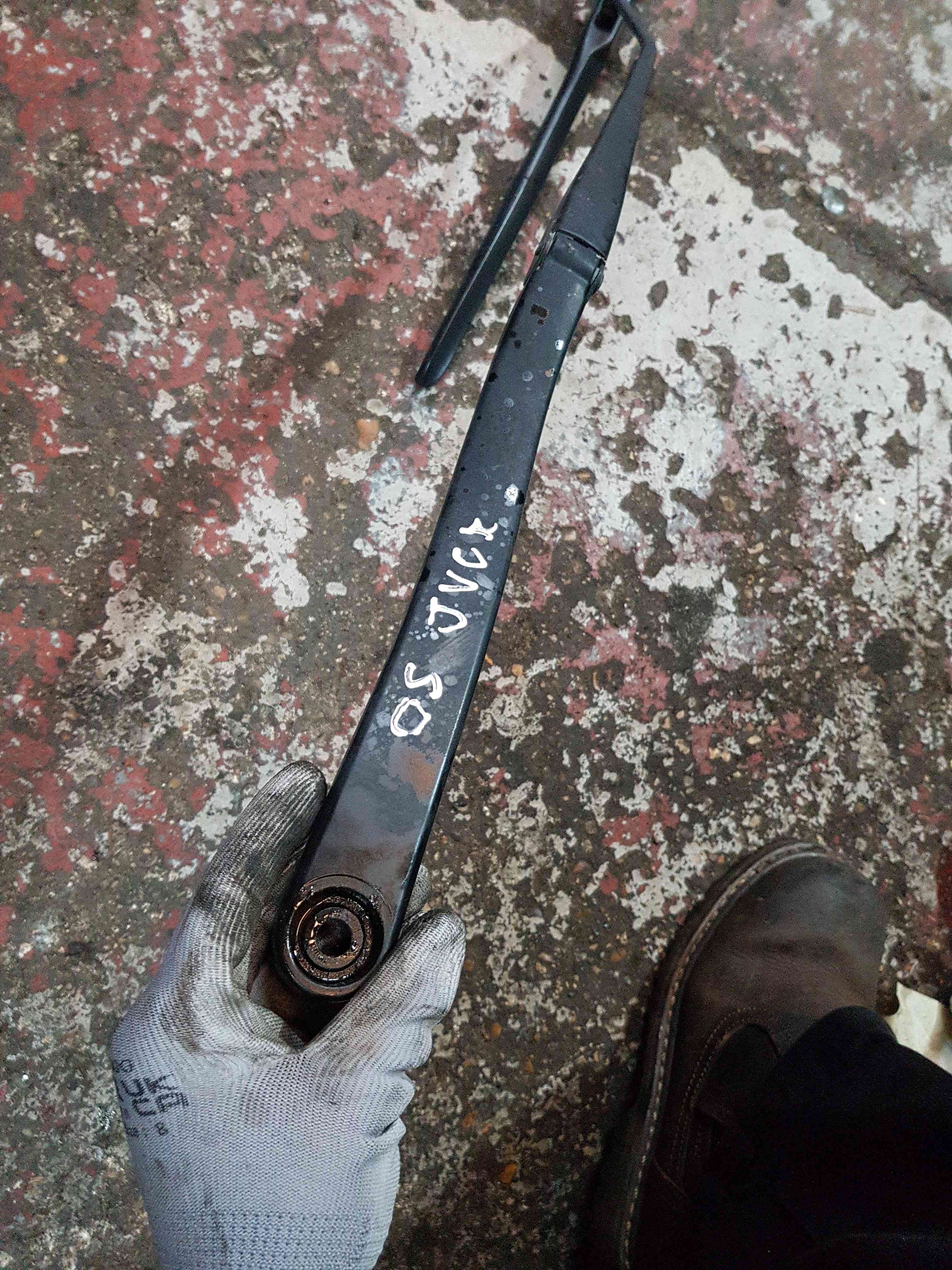 Thumb 2 Nissan Juke MK1 2010-2014 Drivers OSF Front Wiper ARM