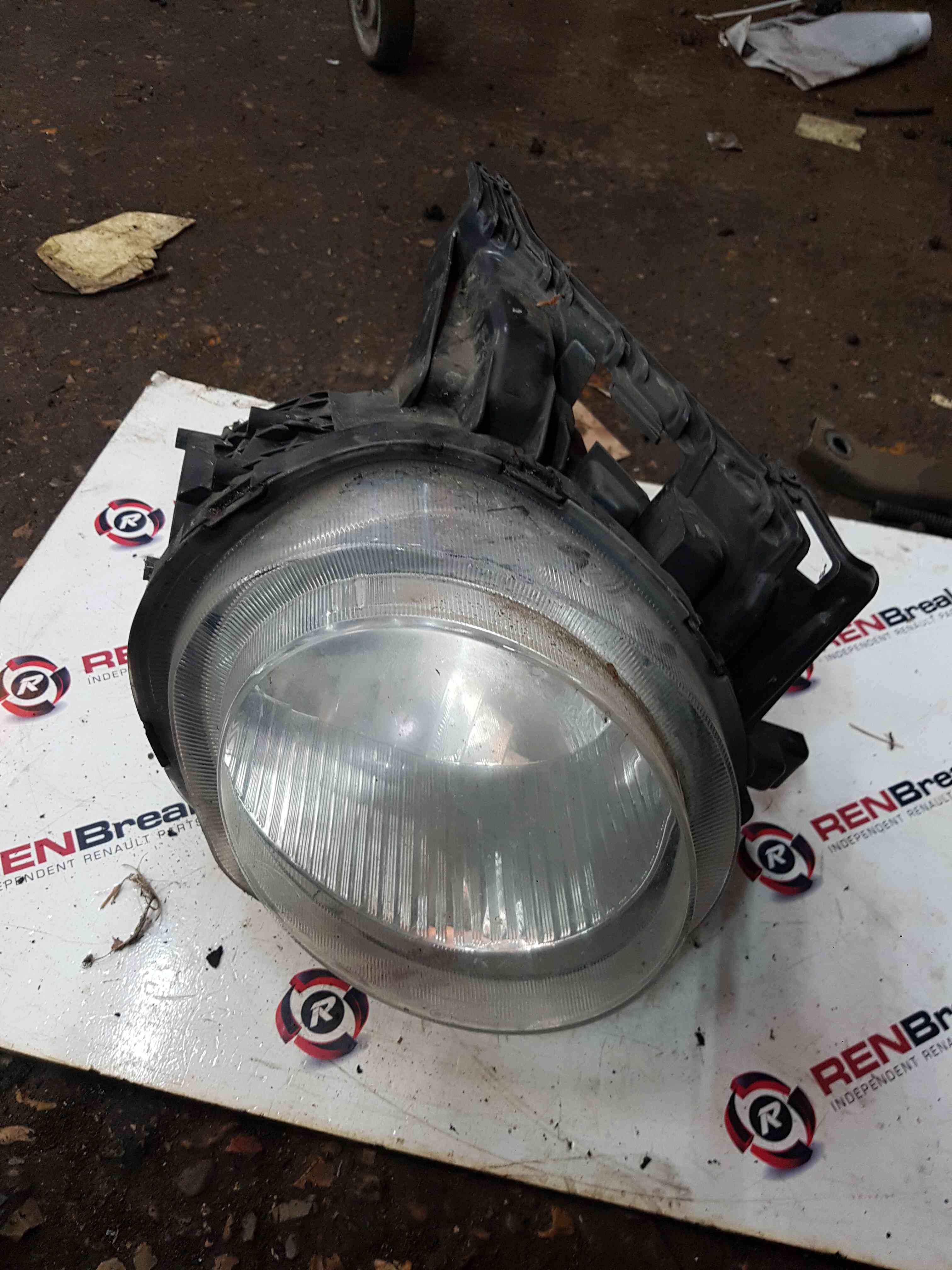 Thumb 4 Nissan Juke MK1 2010-2014 Drivers OSF Headlight Main Beam
