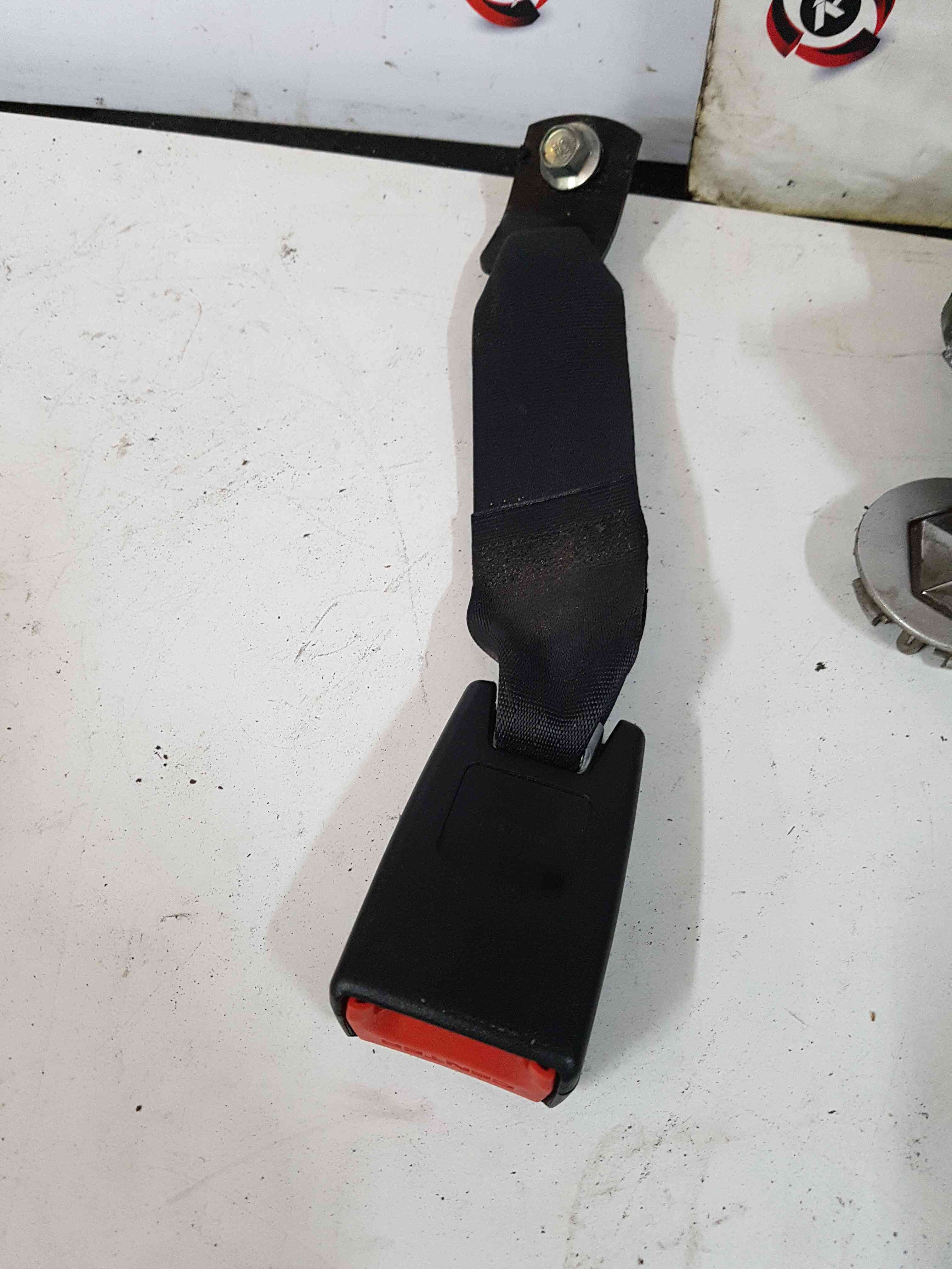 Thumb 3 Nissan Juke MK1 2010-2014 Drivers OSR Middle Seat Belt Buckle Anchor Clip