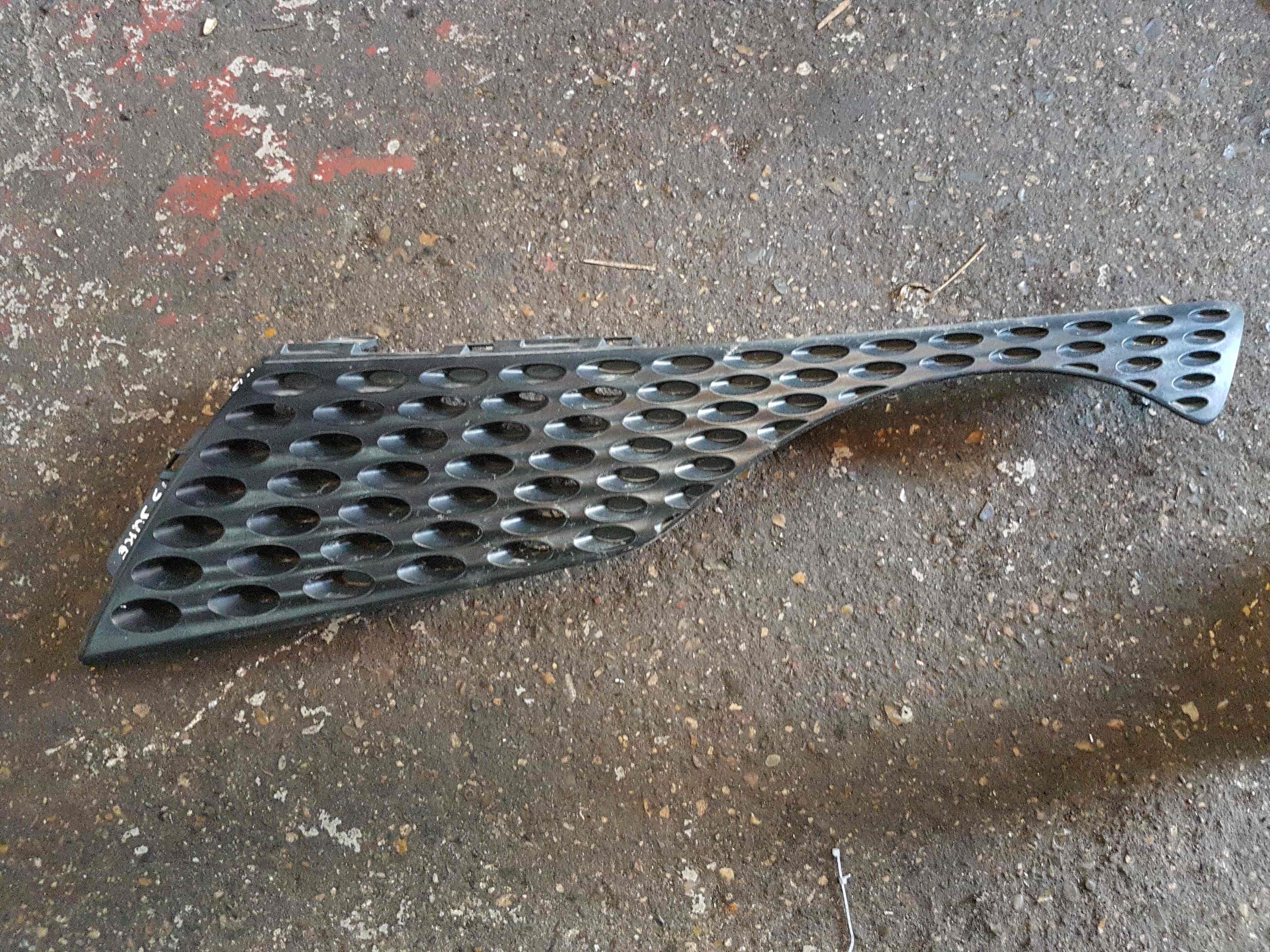 Thumb 2 Nissan Juke MK1 2010-2014 Front Grill NSF Passenger  620701Ka6a