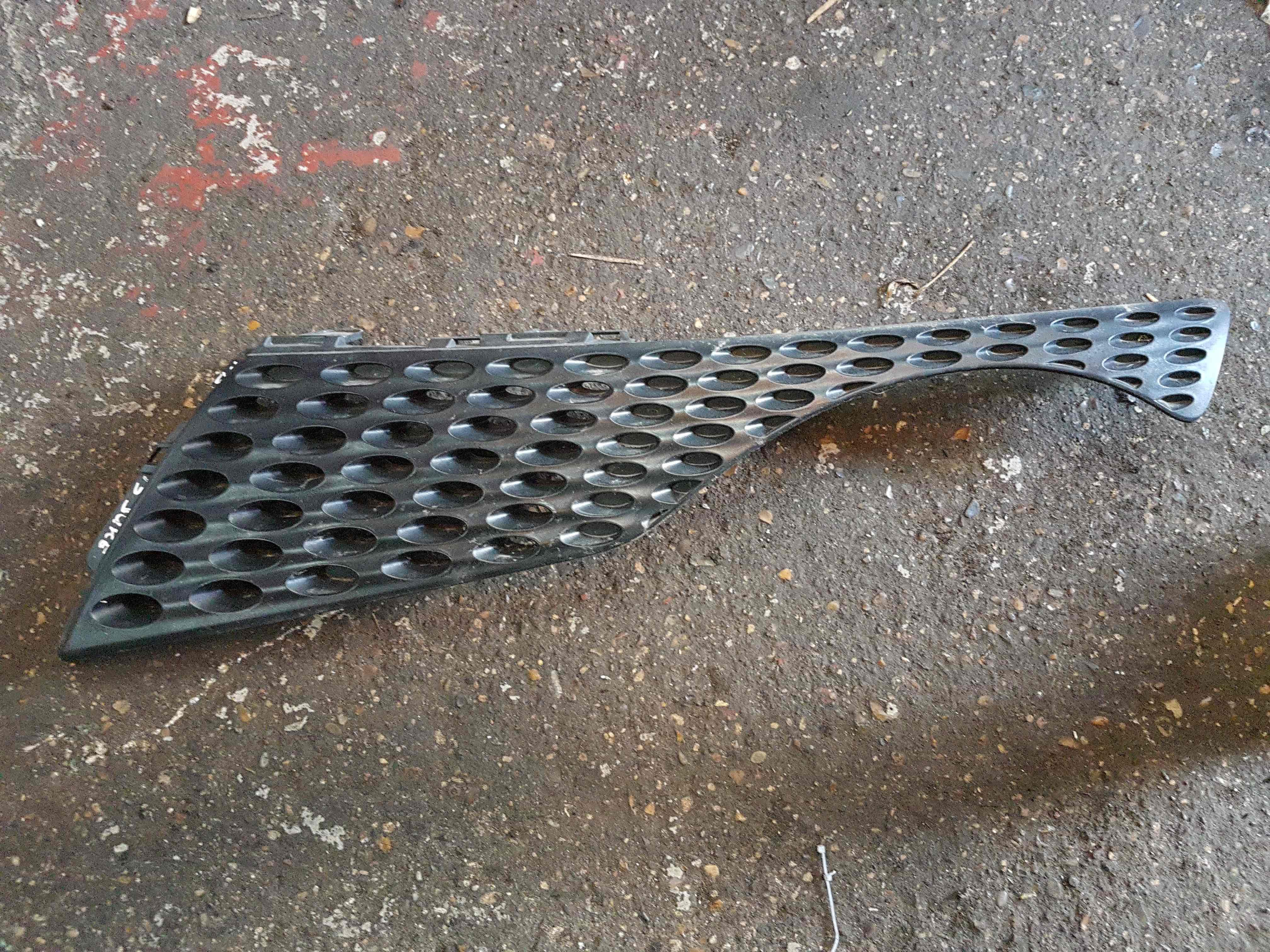 Thumb 3 Nissan Juke MK1 2010-2014 Front Grill NSF Passenger  620701Ka6a