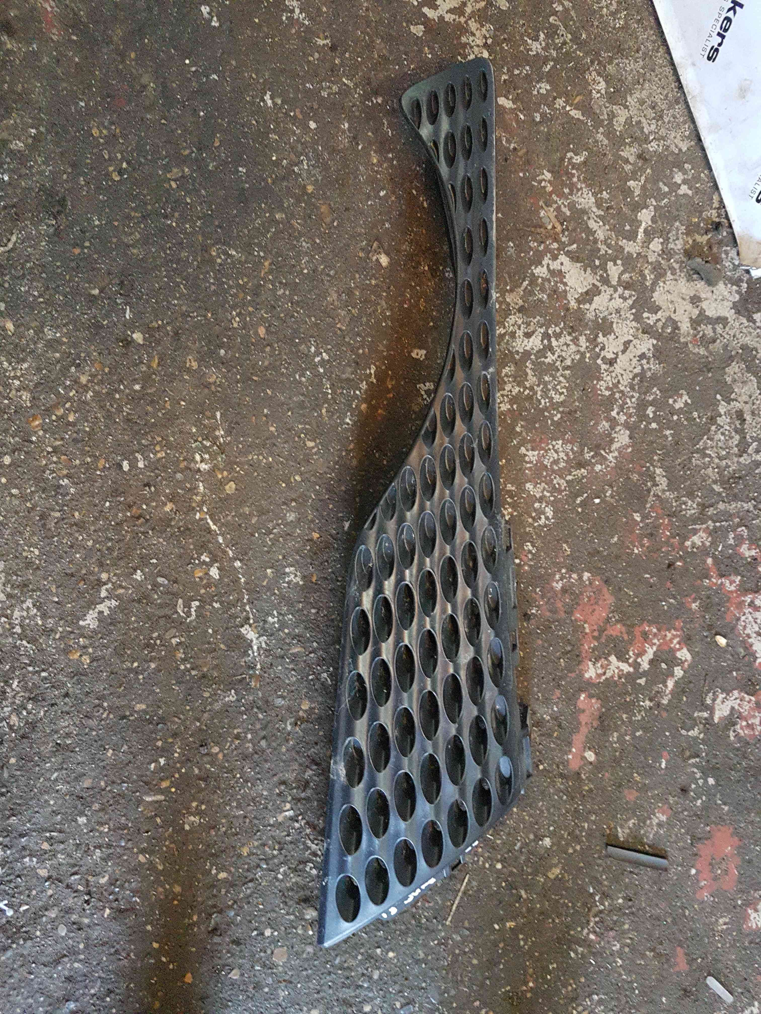 Thumb 2 Nissan Juke MK1 2010-2014 Front Grill OSF Driver  620741KA6A