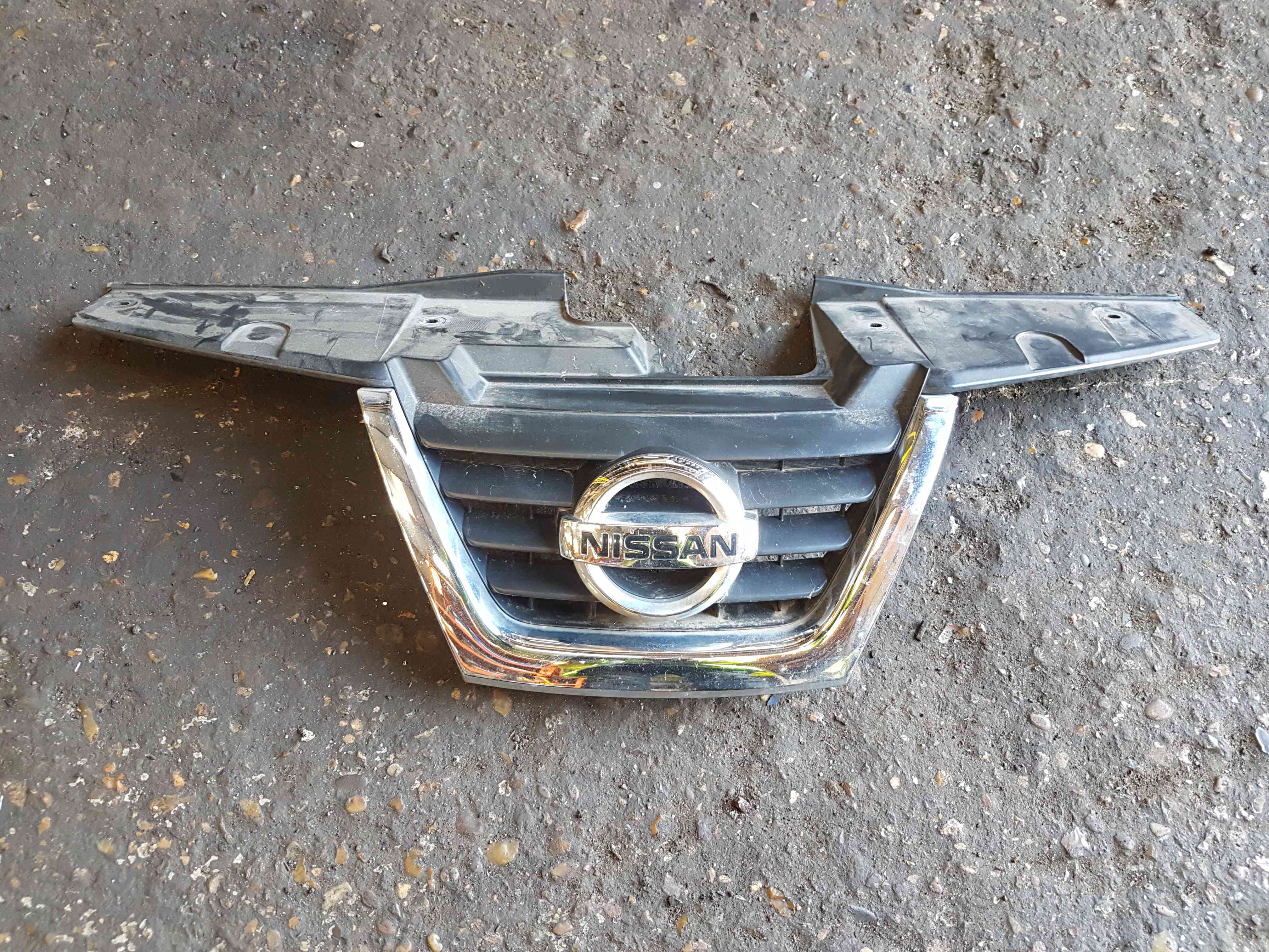 Thumb 2 Nissan Juke MK1 2010-2014 Front TOP Grill 620701Ka6a
