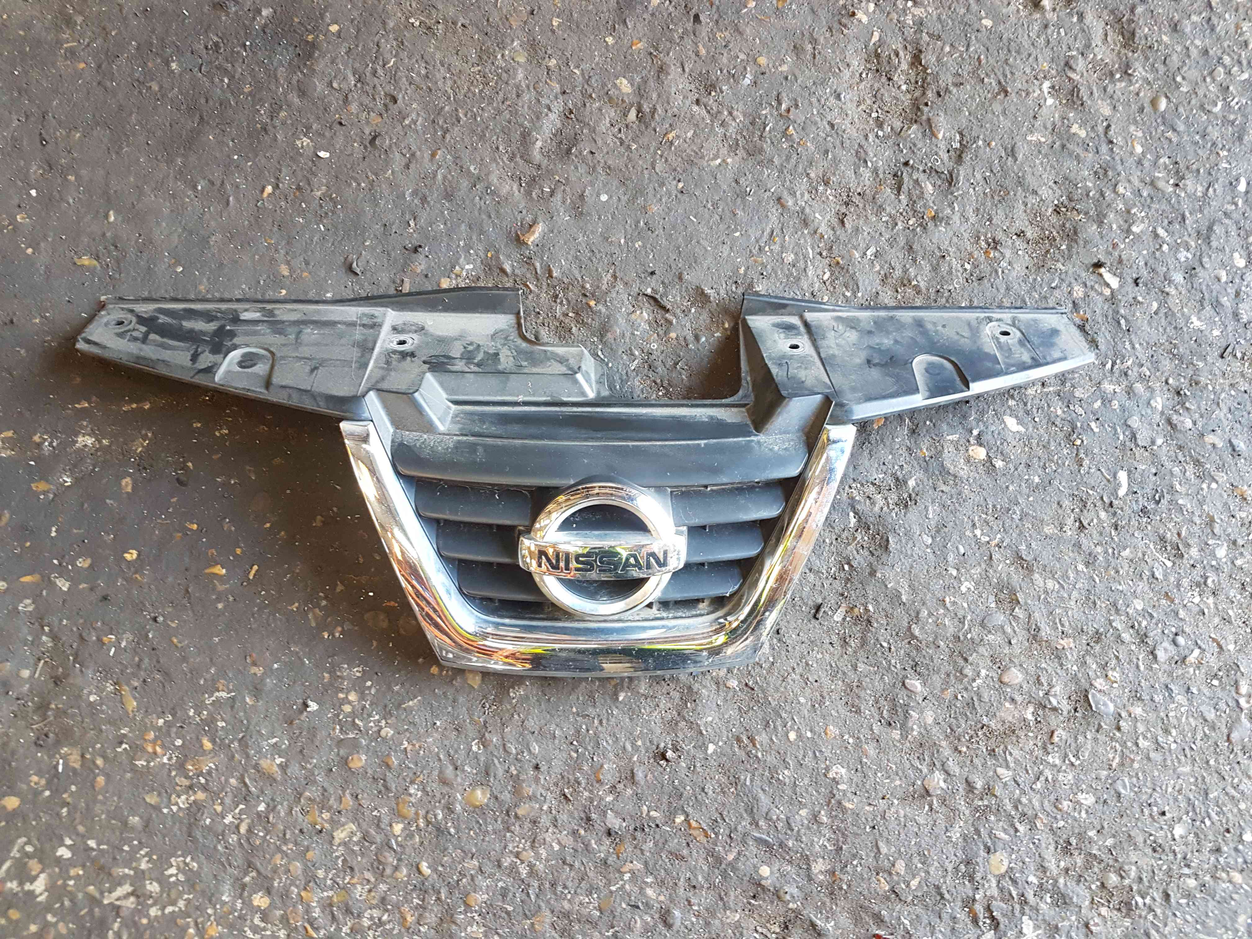 Thumb 3 Nissan Juke MK1 2010-2014 Front TOP Grill 620701Ka6a