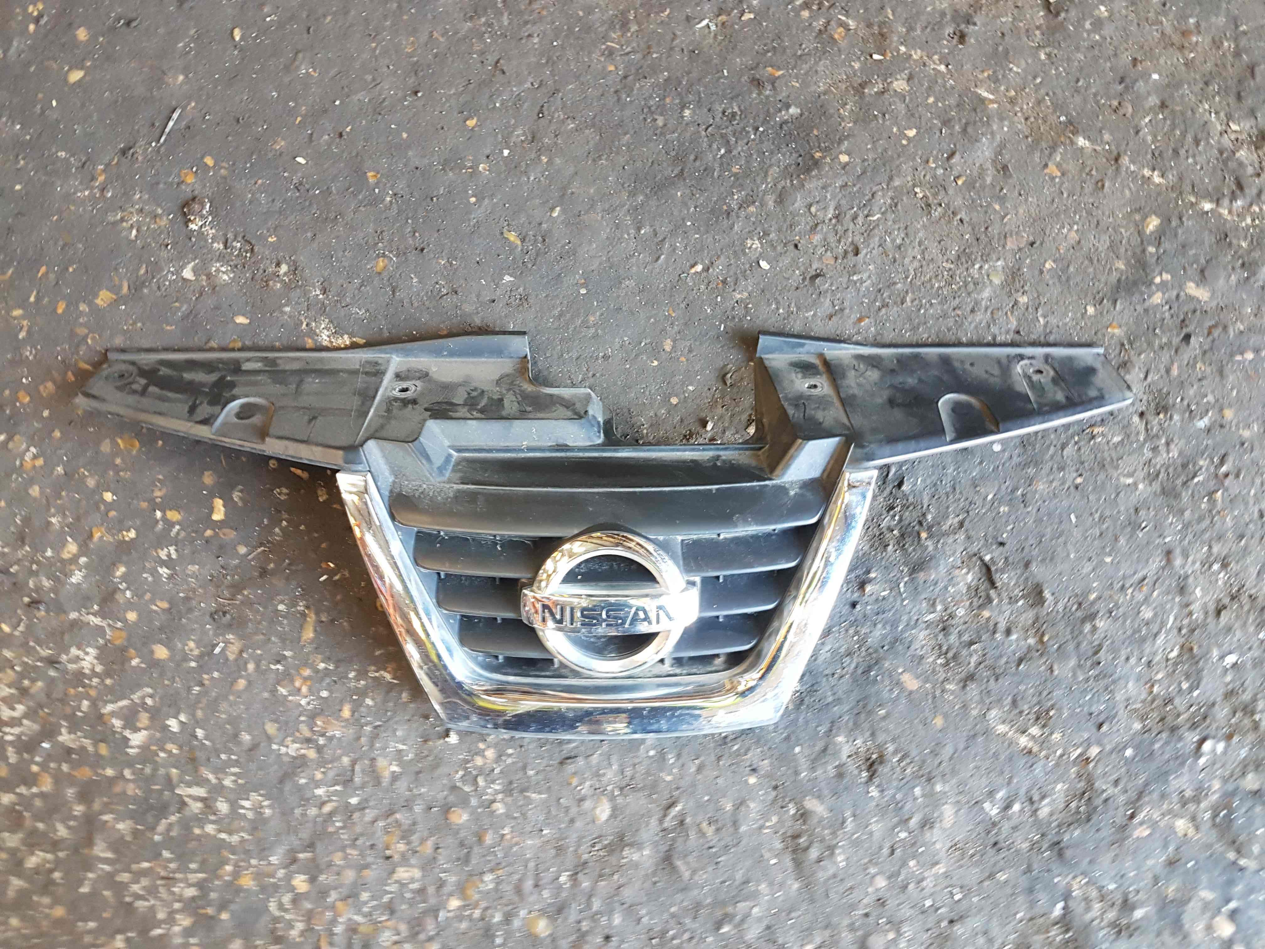 Thumb 9 Nissan Juke MK1 2010-2014 Front TOP Grill 620701Ka6a