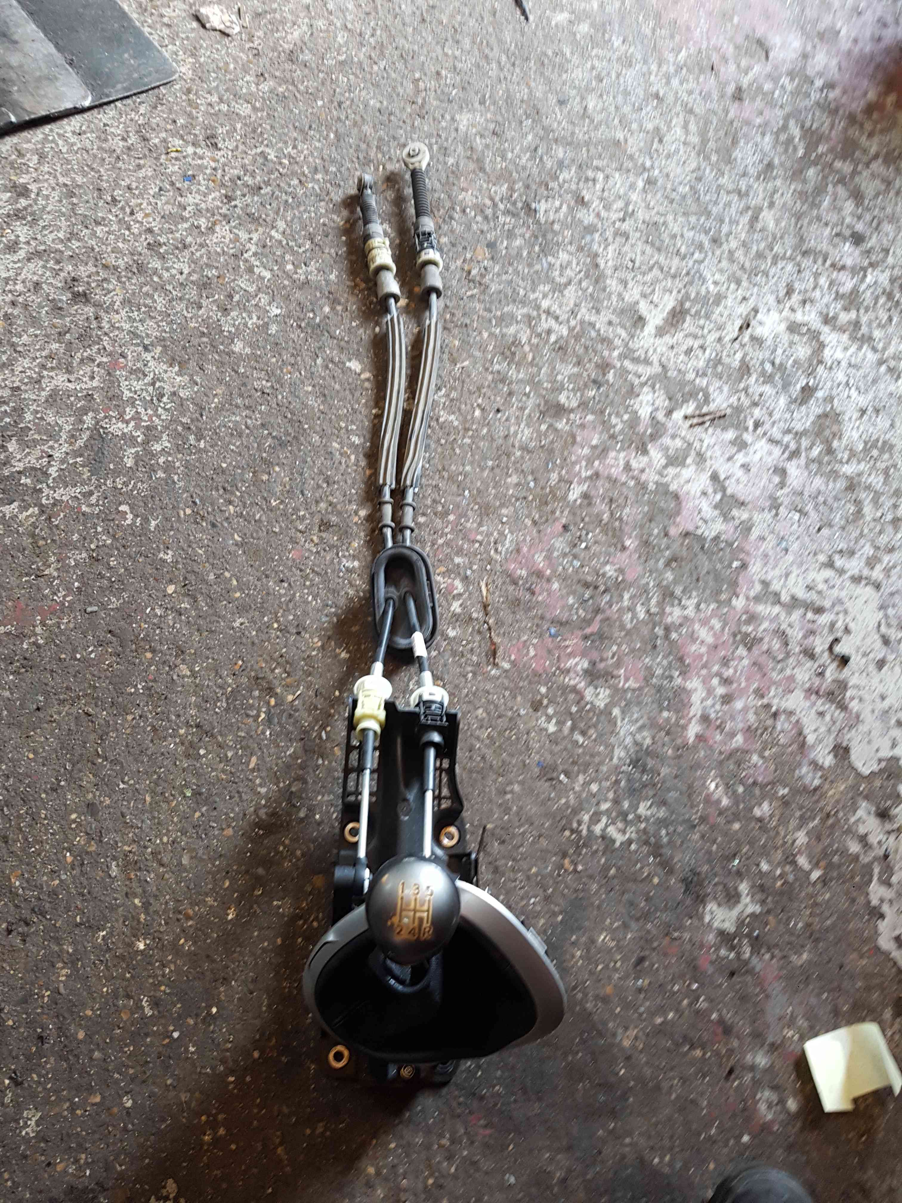 Thumb 12 Nissan Juke MK1 2010-2014 Gearstick Mechanism + Cables Linkages 5 Speed