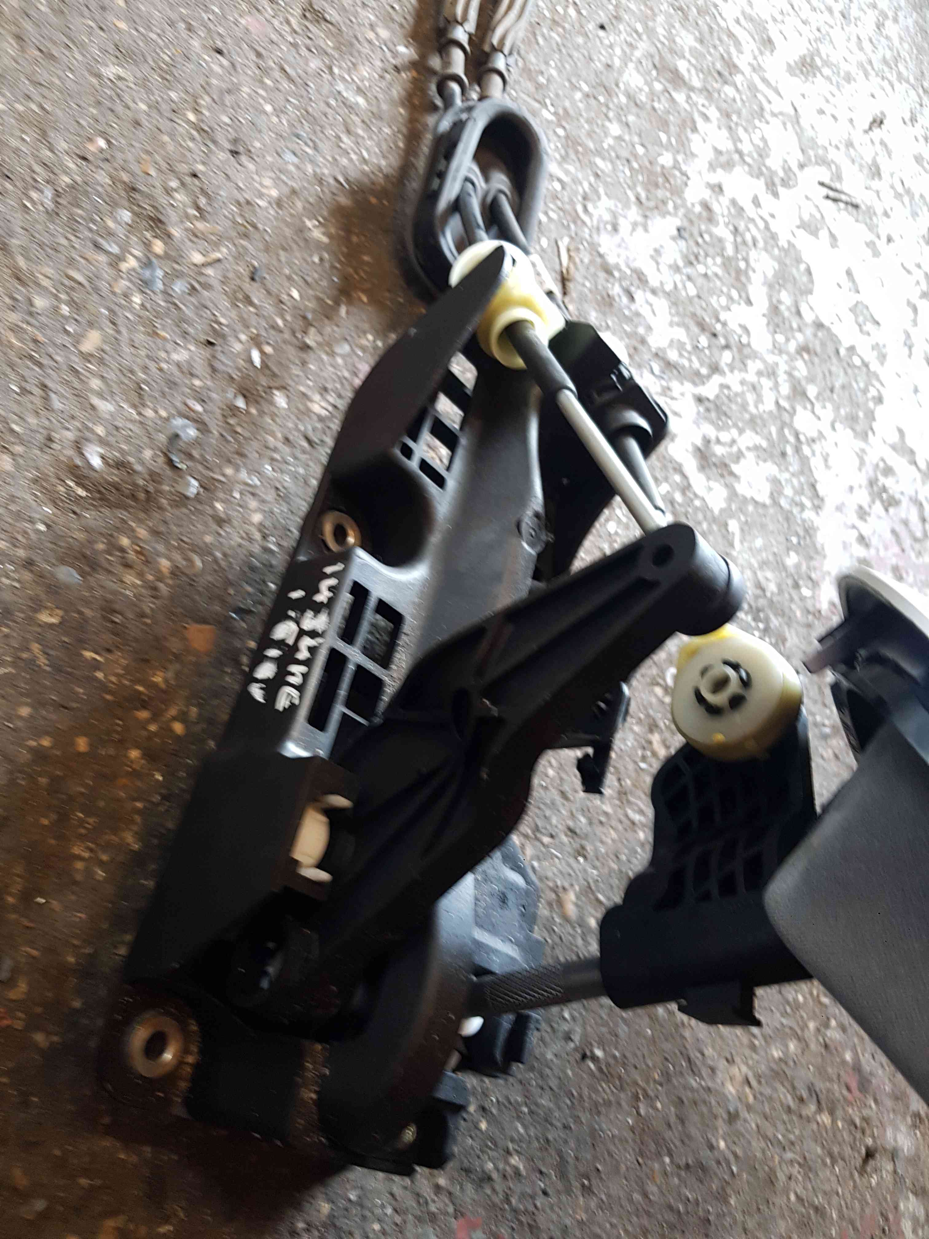 Thumb 7 Nissan Juke MK1 2010-2014 Gearstick Mechanism + Cables Linkages 5 Speed