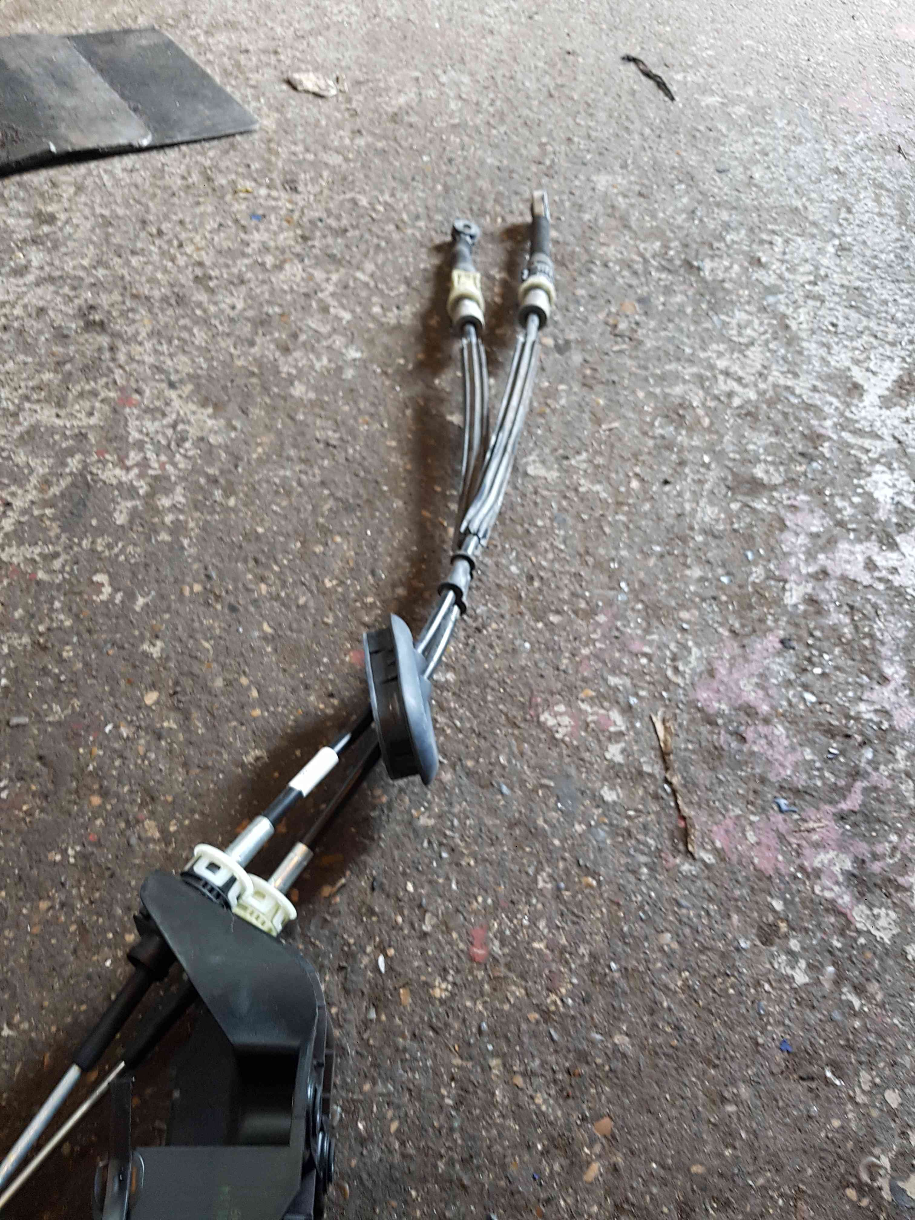 Thumb 10 Nissan Juke MK1 2010-2014 Gearstick Mechanism + Cables Linkages 5 Speed