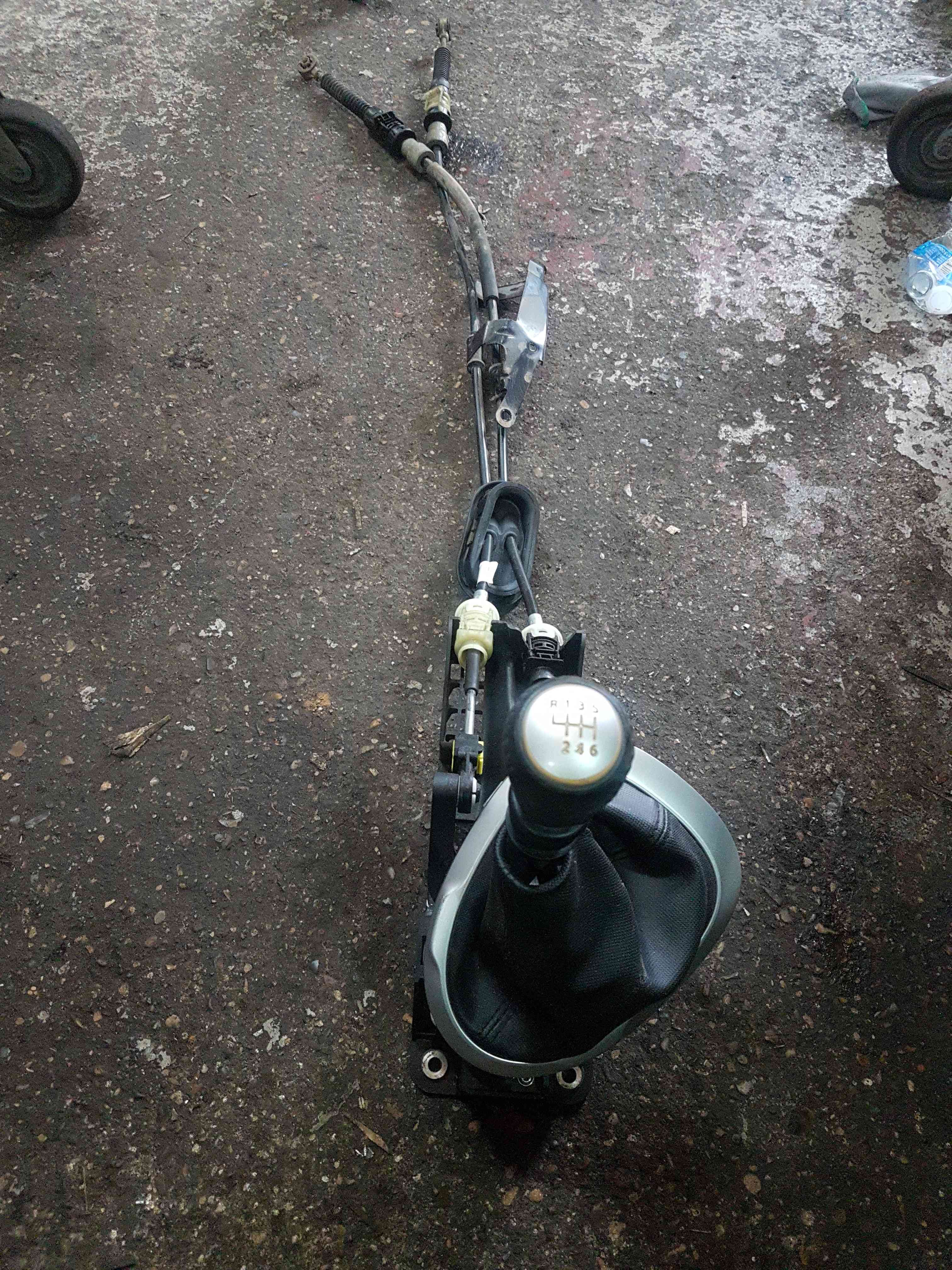 Thumb 2 Nissan Juke MK1 2010-2014 Gearstick Mechanism + Cables Linkages 6 Speed