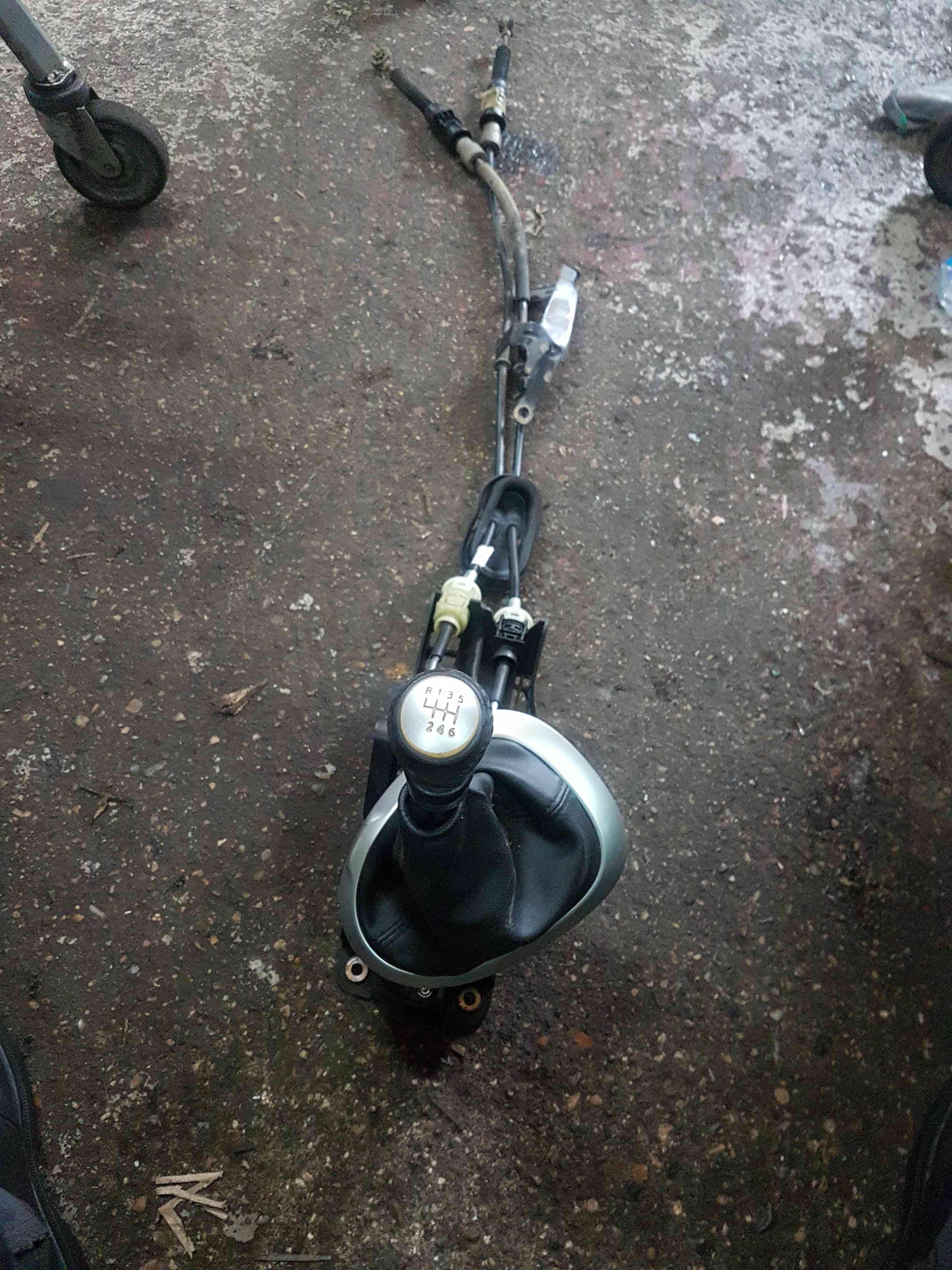 Thumb 10 Nissan Juke MK1 2010-2014 Gearstick Mechanism + Cables Linkages 6 Speed