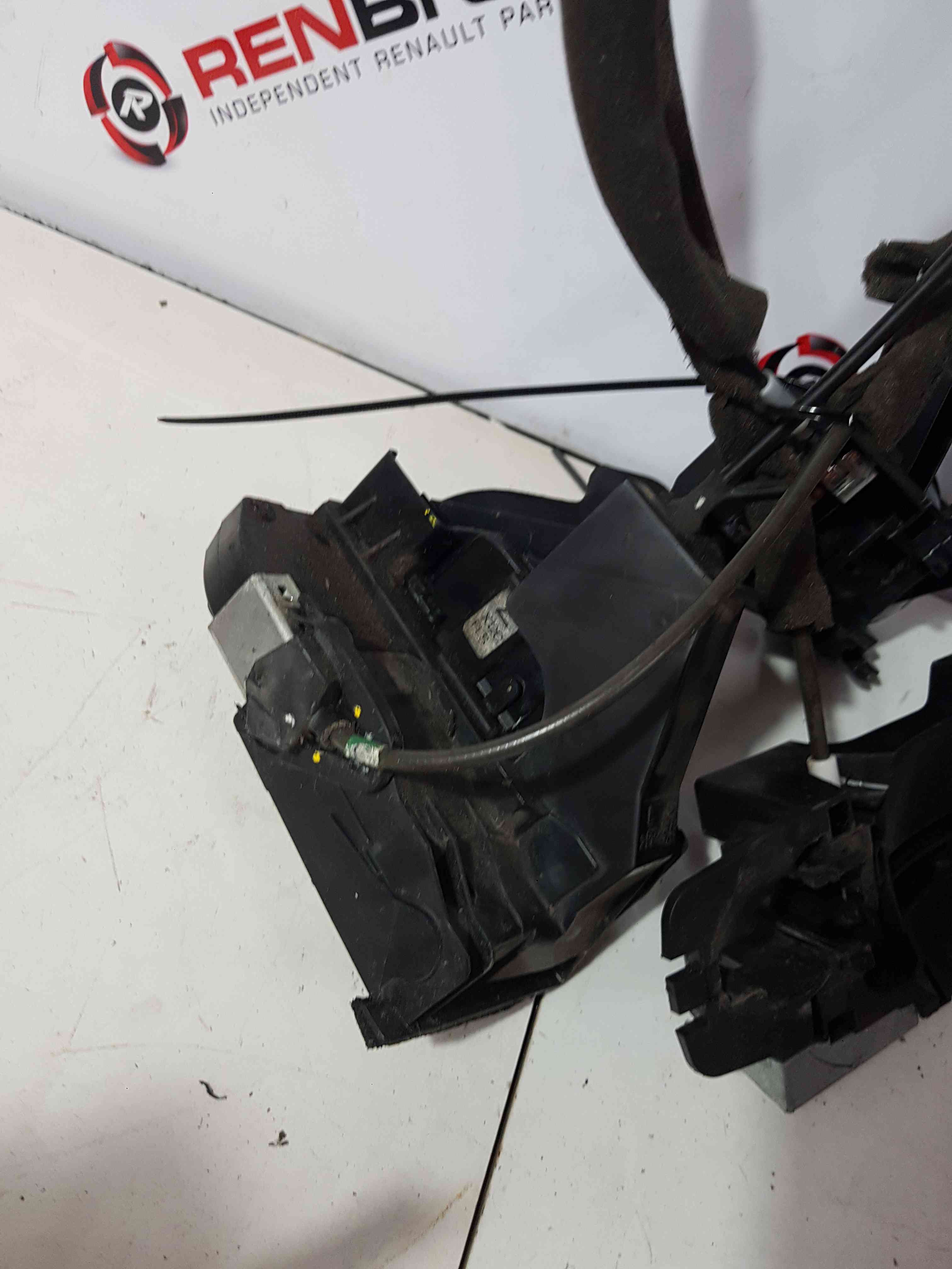 Thumb 7 Nissan Juke MK1 2010-2014 Passenger NSF Front Door Lock Mechanism