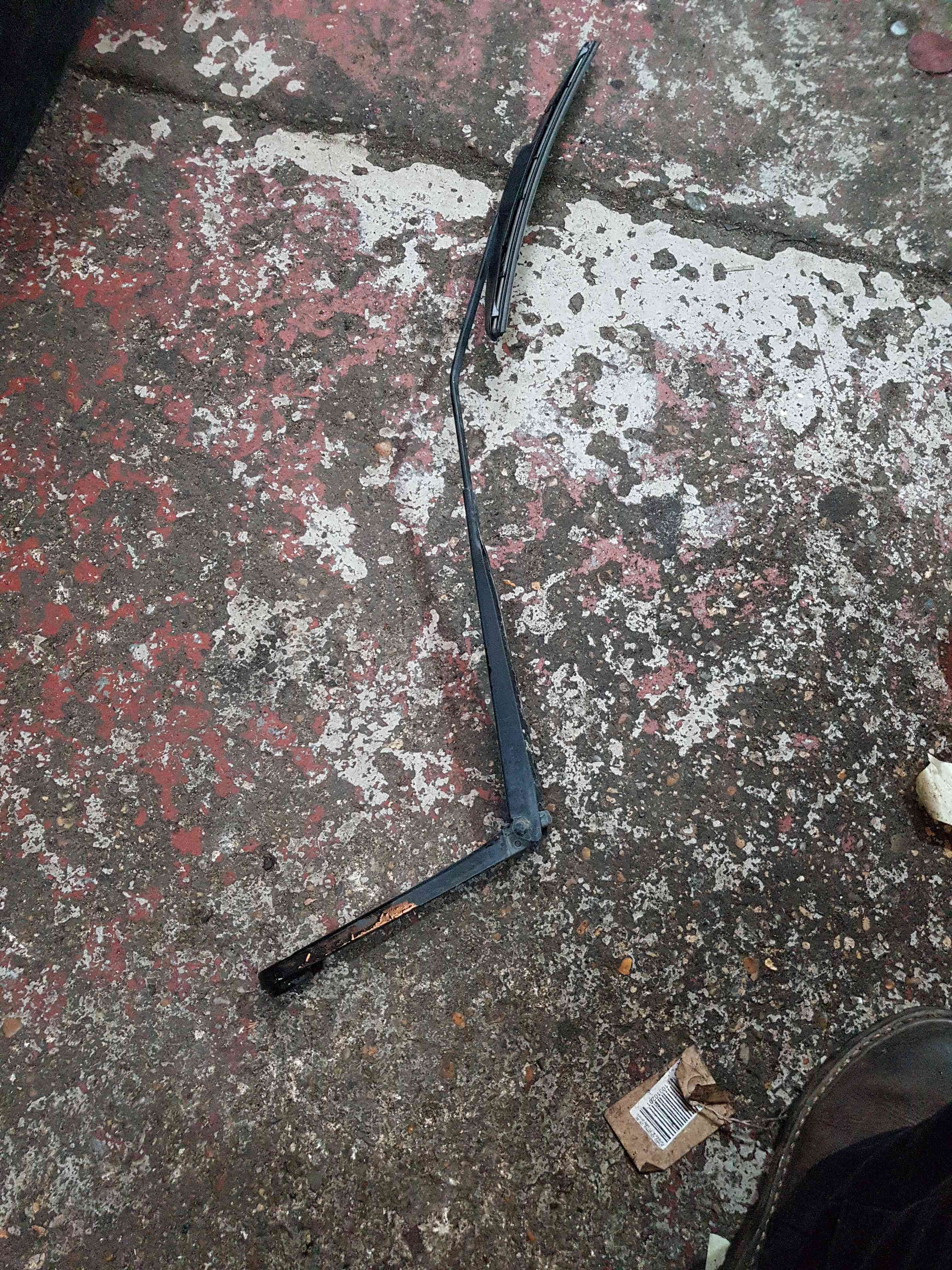 Thumb 2 Nissan Juke MK1 2010-2014 Passenger NSF Front Wiper ARM