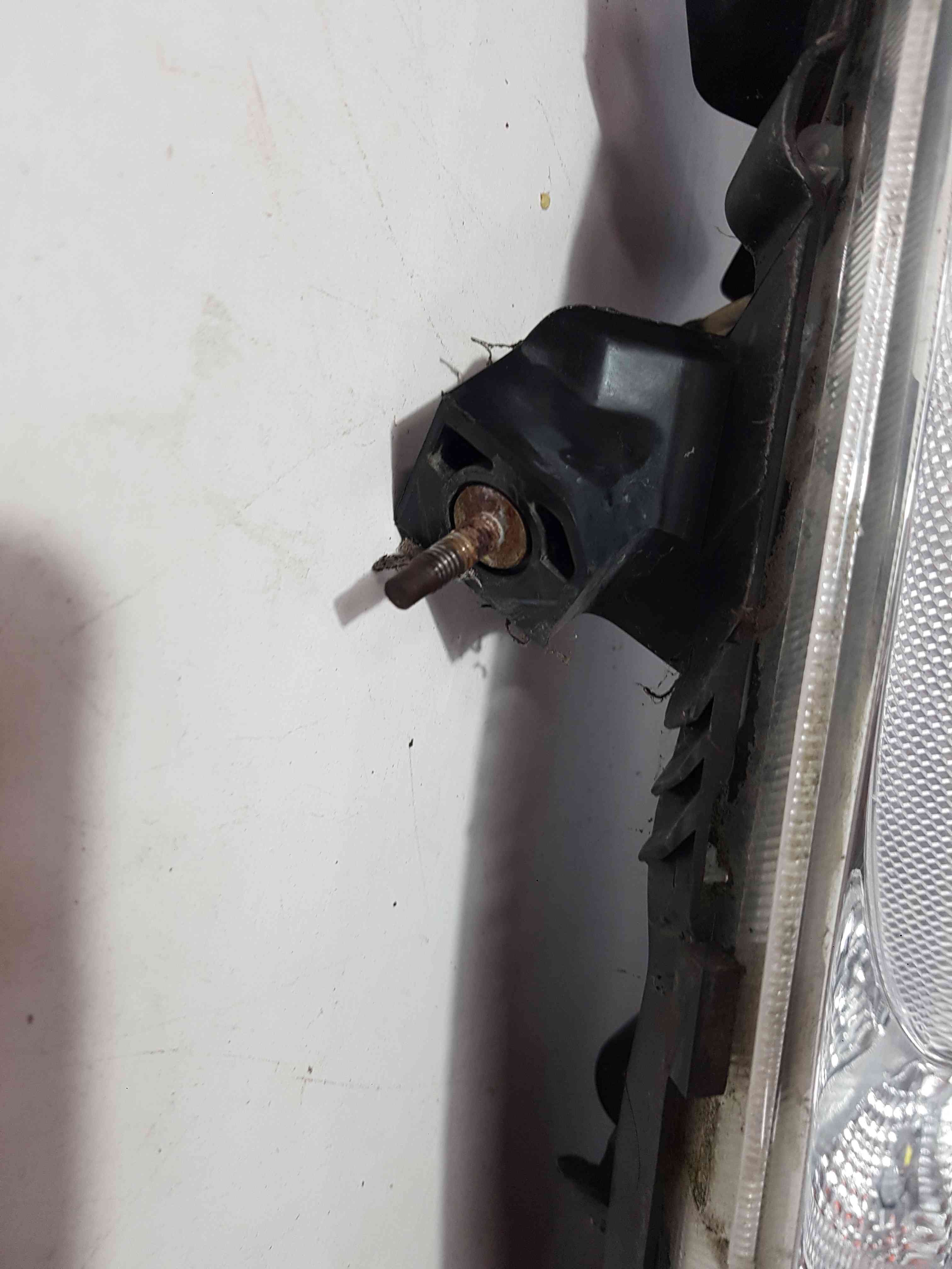 Thumb 4 Nissan Juke MK1 2010-2014 Passenger NSF Headlight