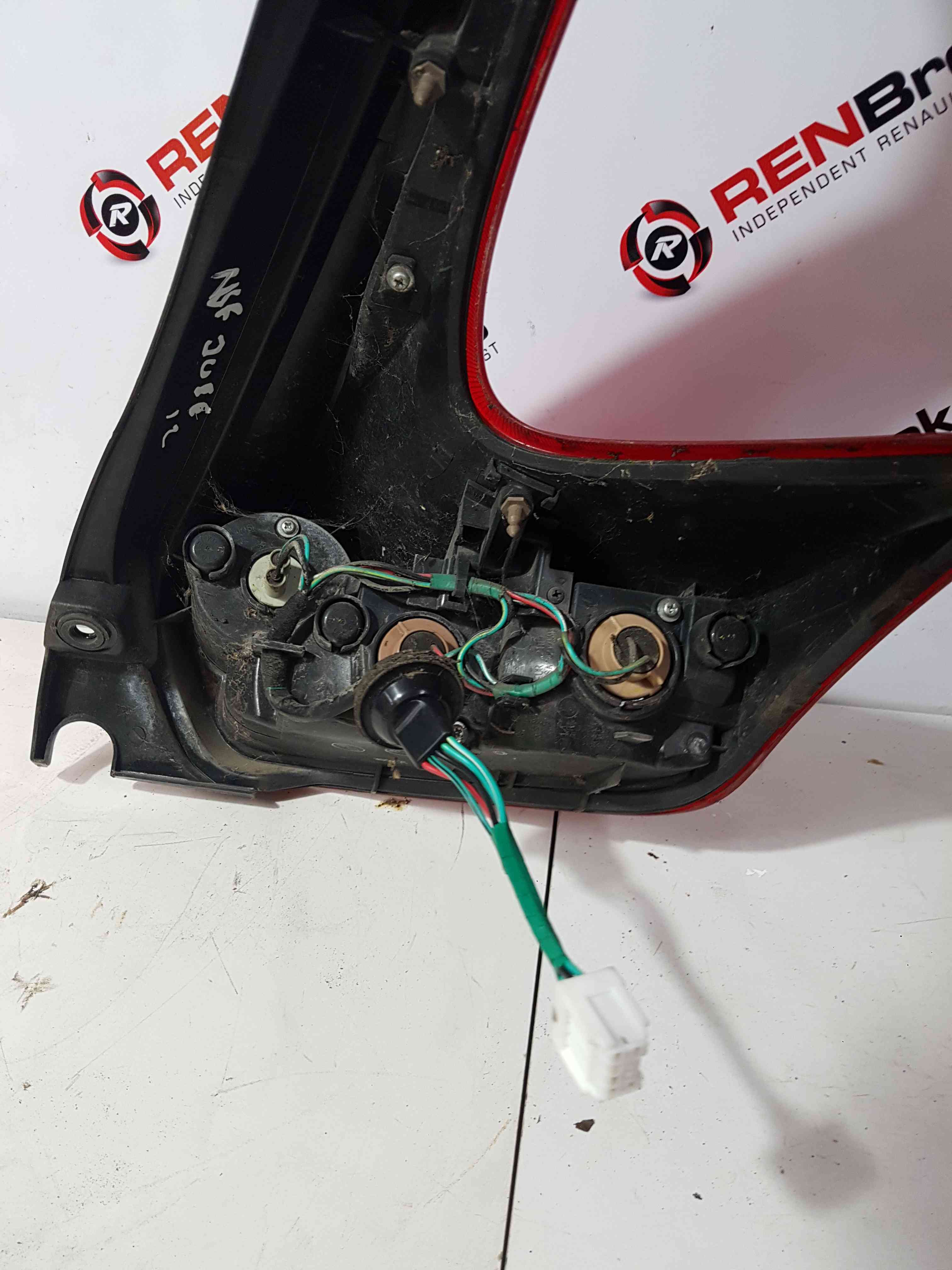 Thumb 5 Nissan Juke MK1 2010-2014 Passenger NSR Rear Light