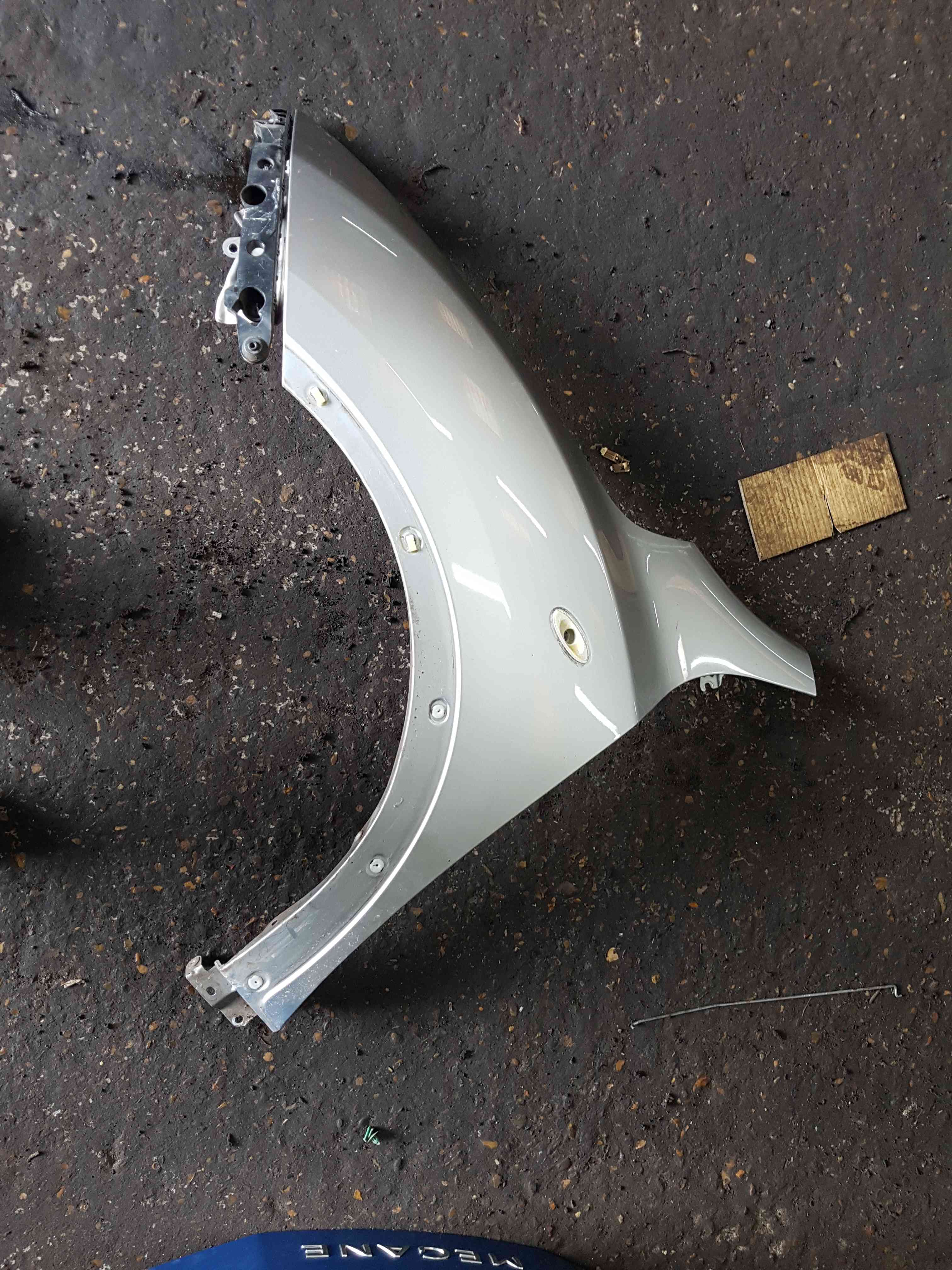 Thumb 2 Nissan Juke MK1 2010-2014 Passenger Ns Wing KYO Silver Metallic