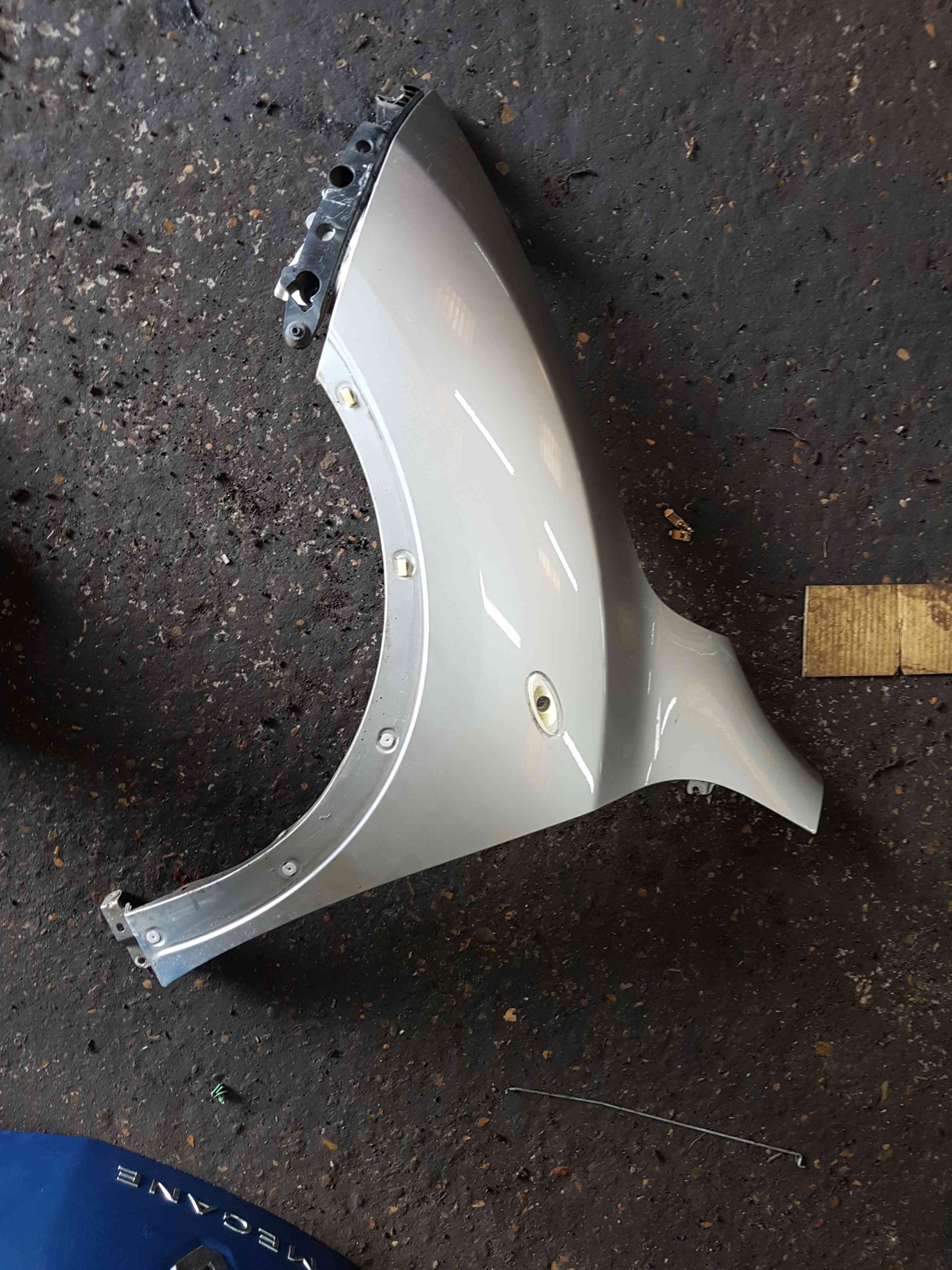 Thumb 11 Nissan Juke MK1 2010-2014 Passenger Ns Wing KYO Silver Metallic