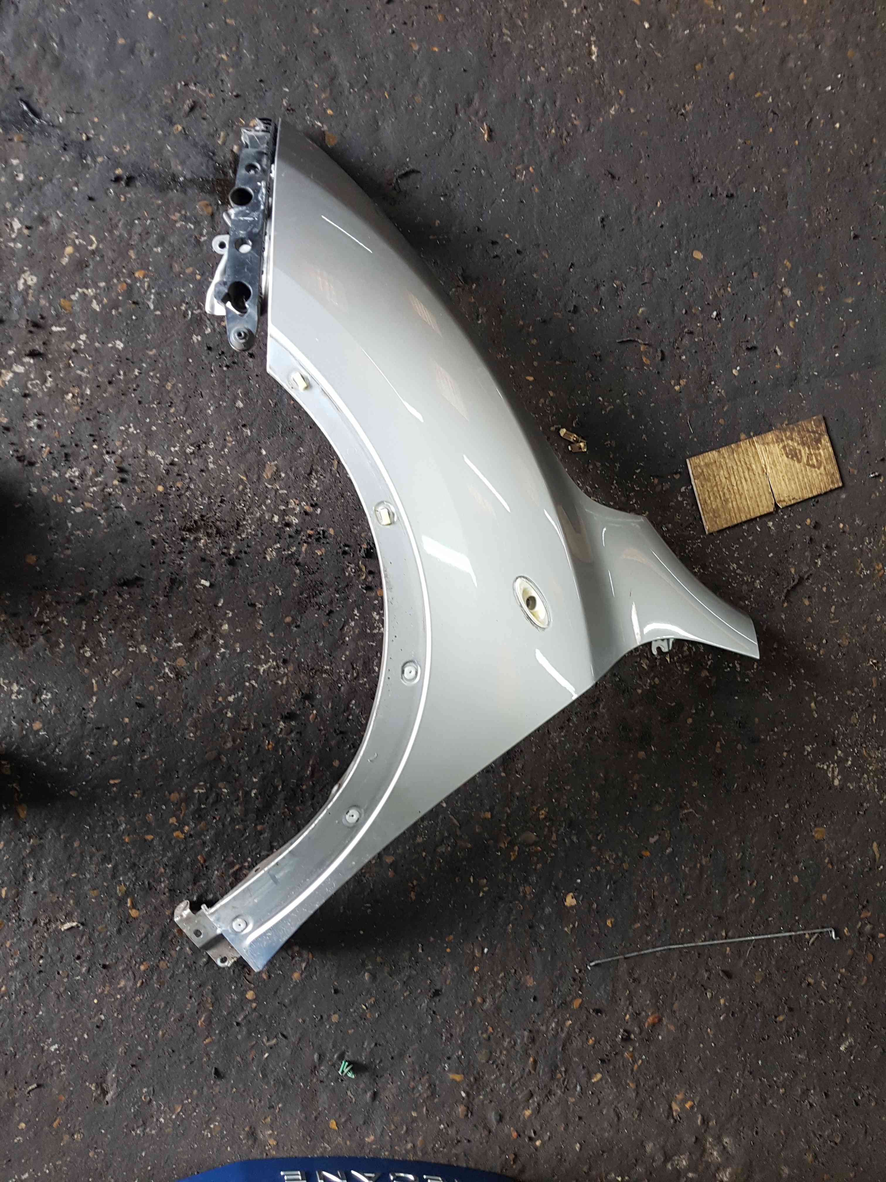 Thumb 3 Nissan Juke MK1 2010-2014 Passenger Ns Wing KYO Silver Metallic