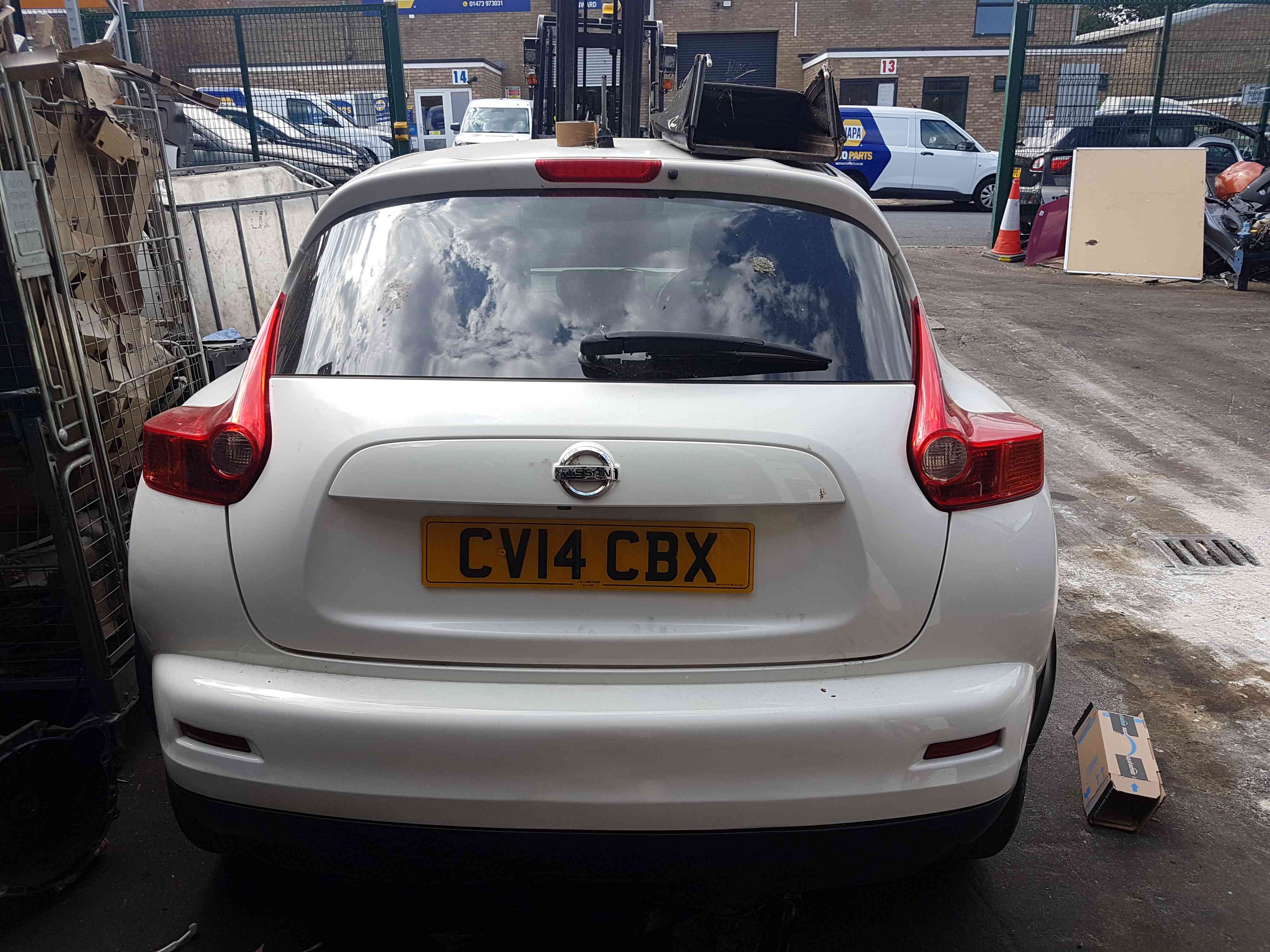 Thumb 2 Nissan Juke MK1 2010-2014 Rear Tailgate Boot White 326 WITH CAMERA