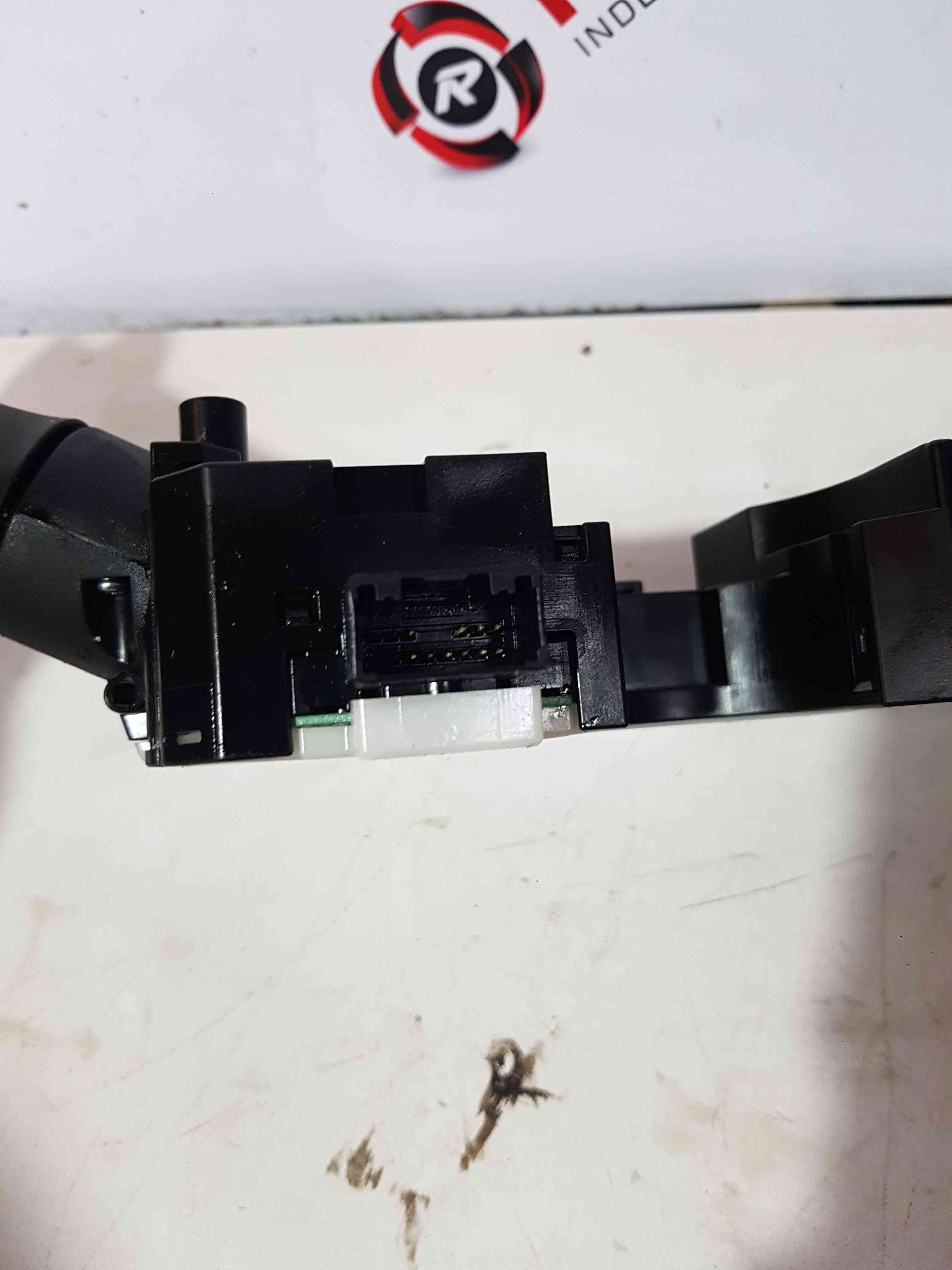 Thumb 5 Nissan Juke MK1 2010-2014 Steering Stalks