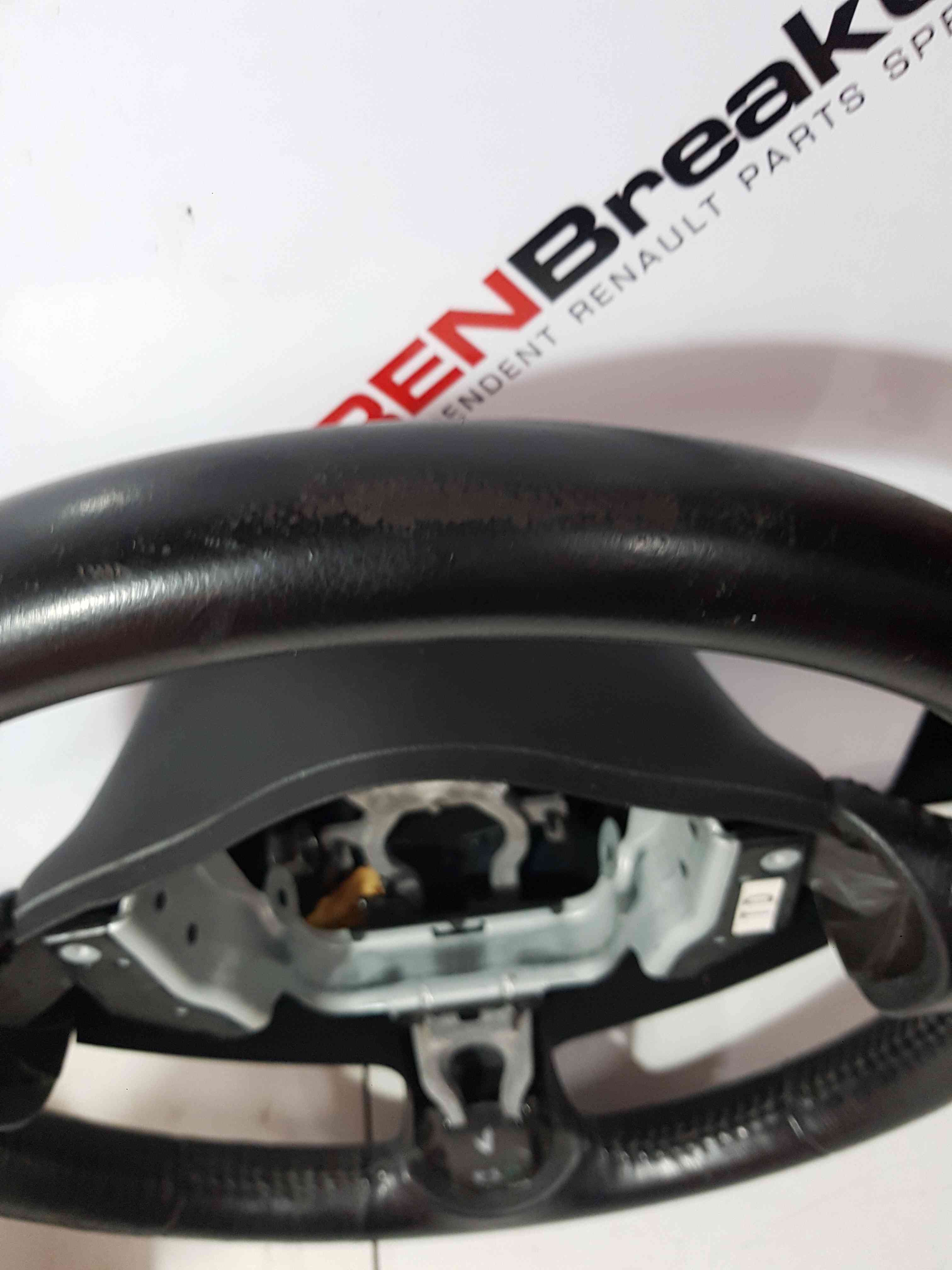 Thumb 4 Nissan Juke MK1 2010-2014 Steering Wheel