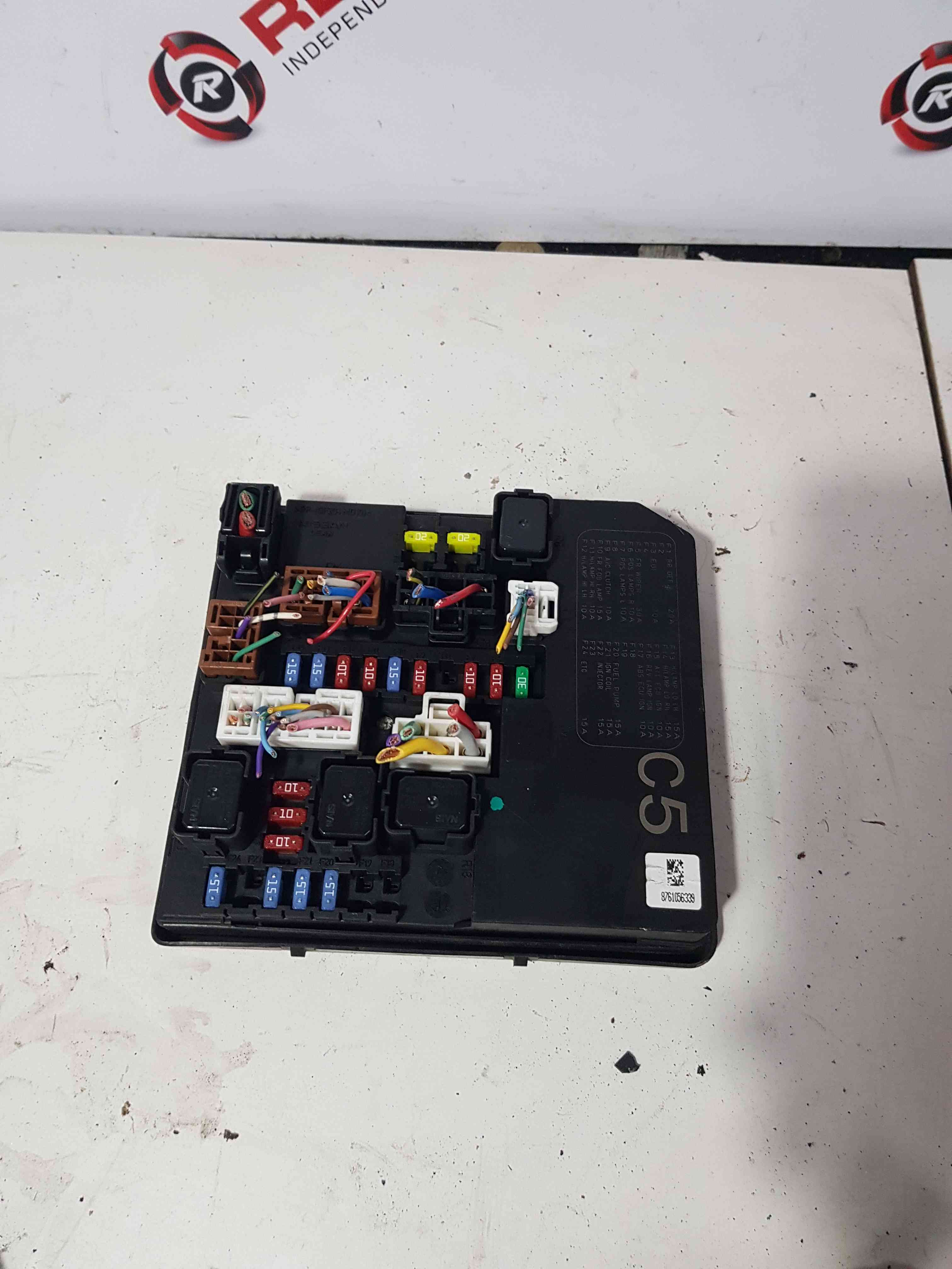 Thumb 3 Nissan Juke MK1 2010-2014 UPC Unit Fuse BOX 284B71KA0D