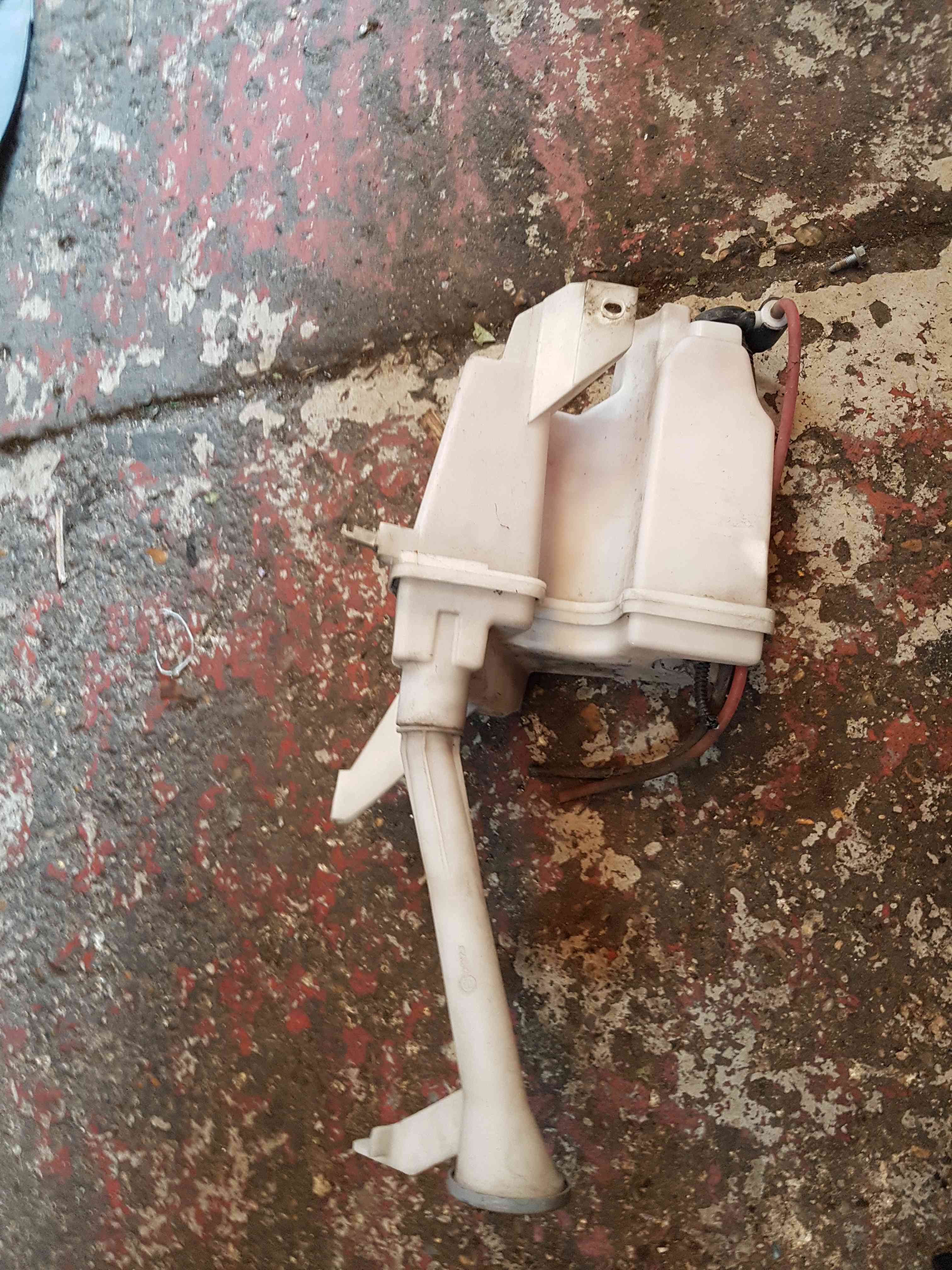 Thumb 3 Nissan Juke MK1 2010-2014 Washer Bottle + Pump
