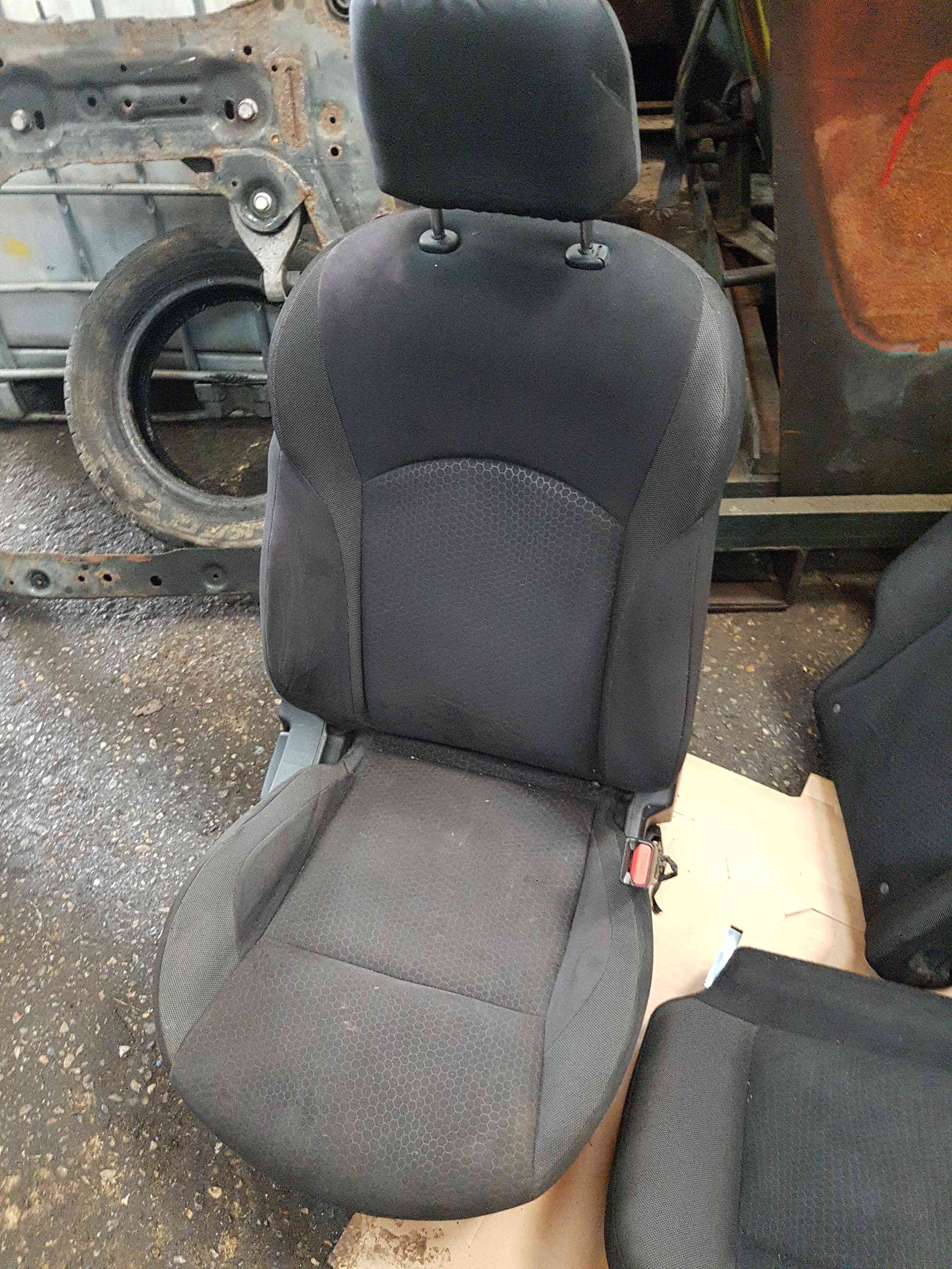 Thumb 7 Nissan Juke MK1 2010-2019 Interior SET Chairs Half Suede Seats