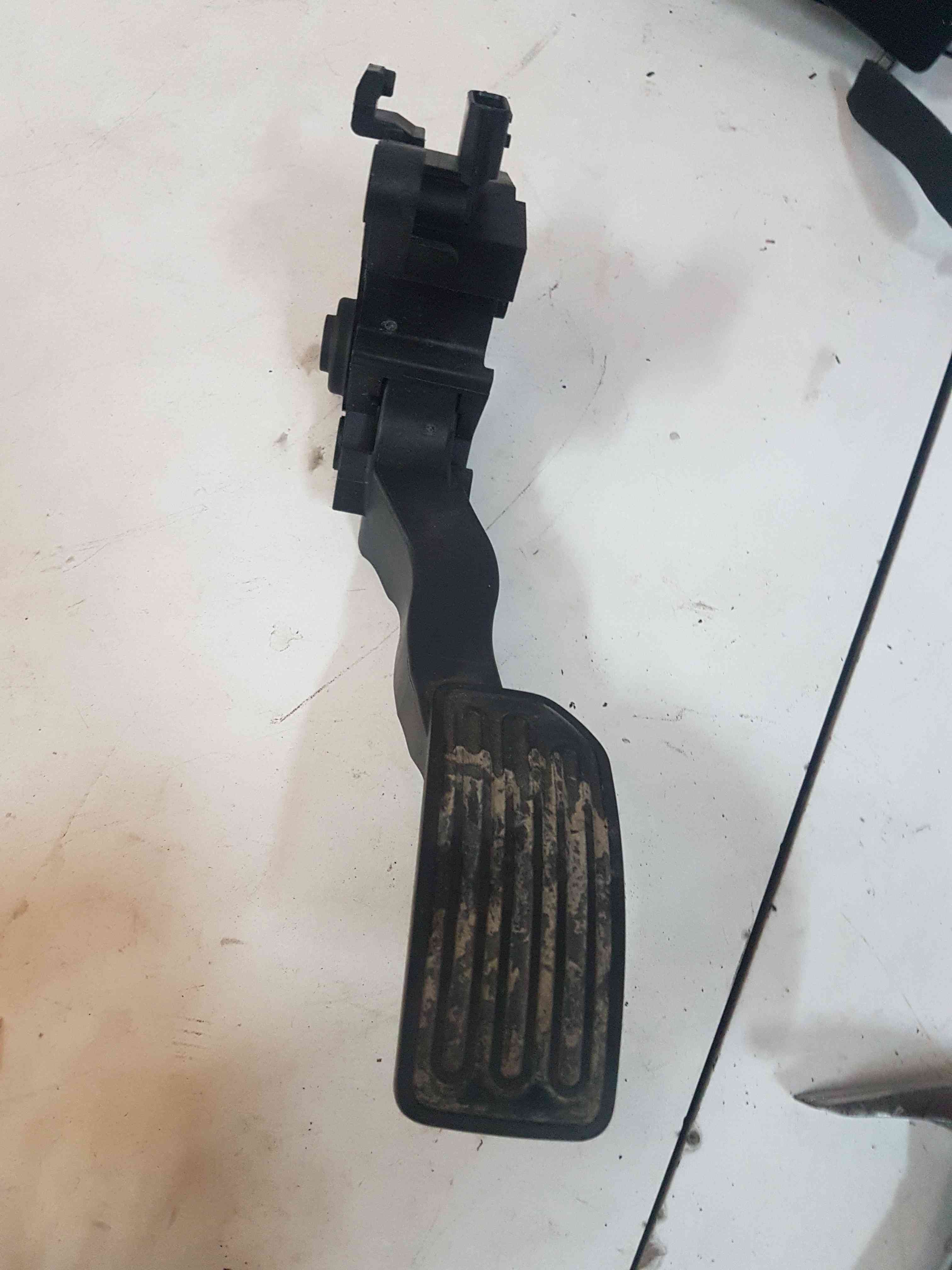 Thumb 2 Nissan Leaf 2010-2017 Accelerator Pedal Throttle 180021HM0B