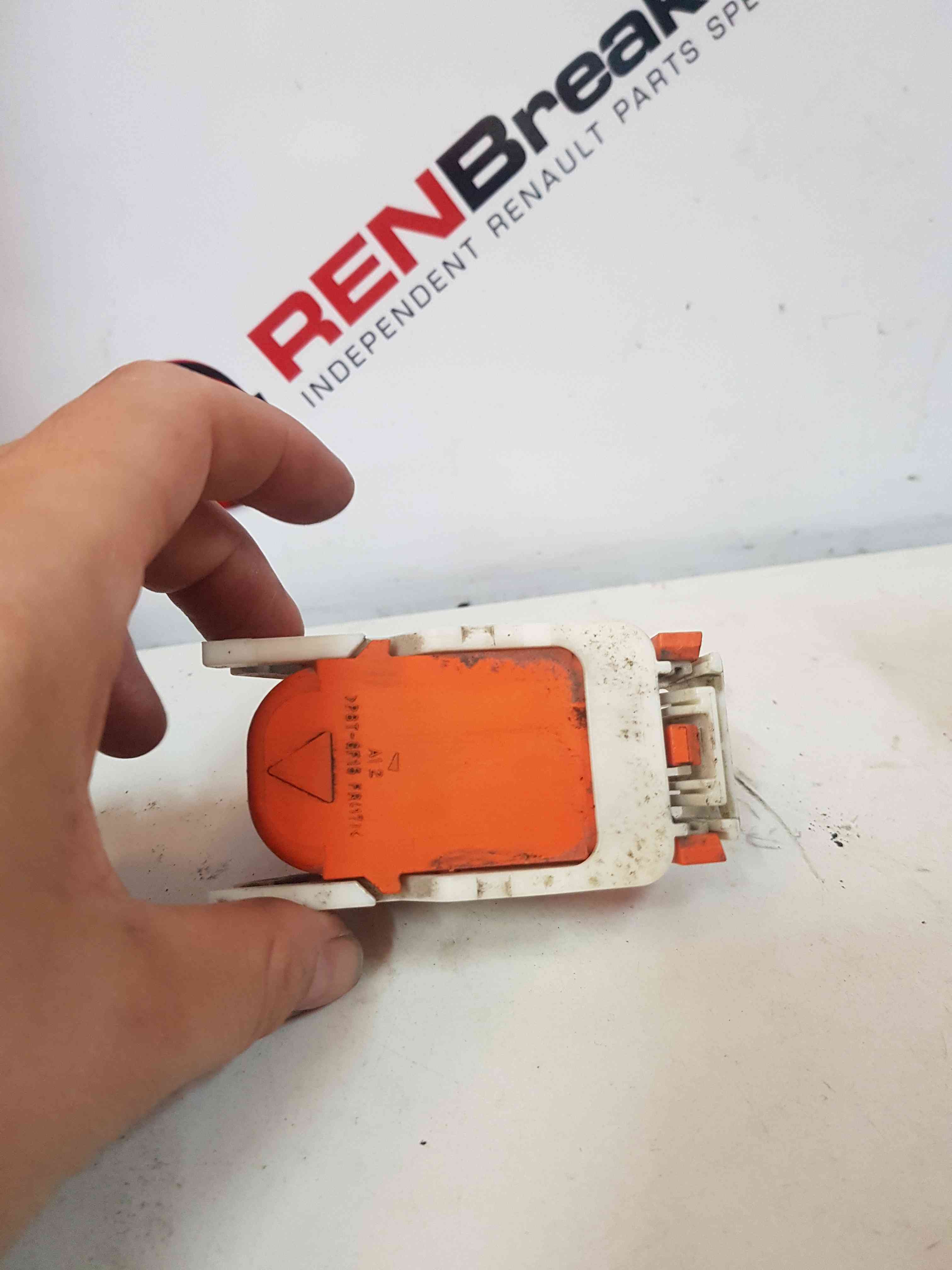 Thumb 6 Nissan Leaf 2010-2017 Battery Fuse High Voltage Relay