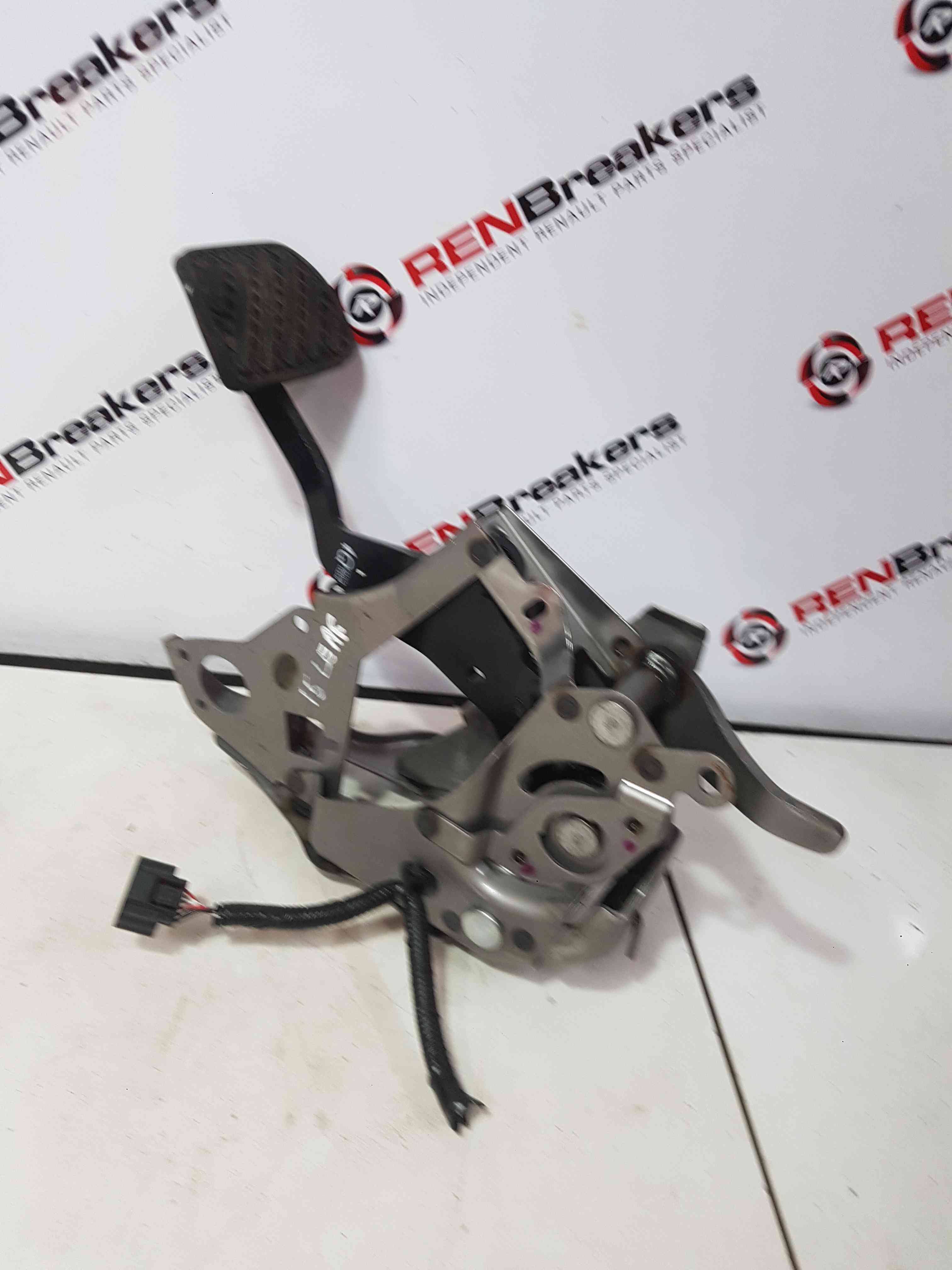 Thumb 7 Nissan Leaf 2010-2017 Brake Pedal Mechanism