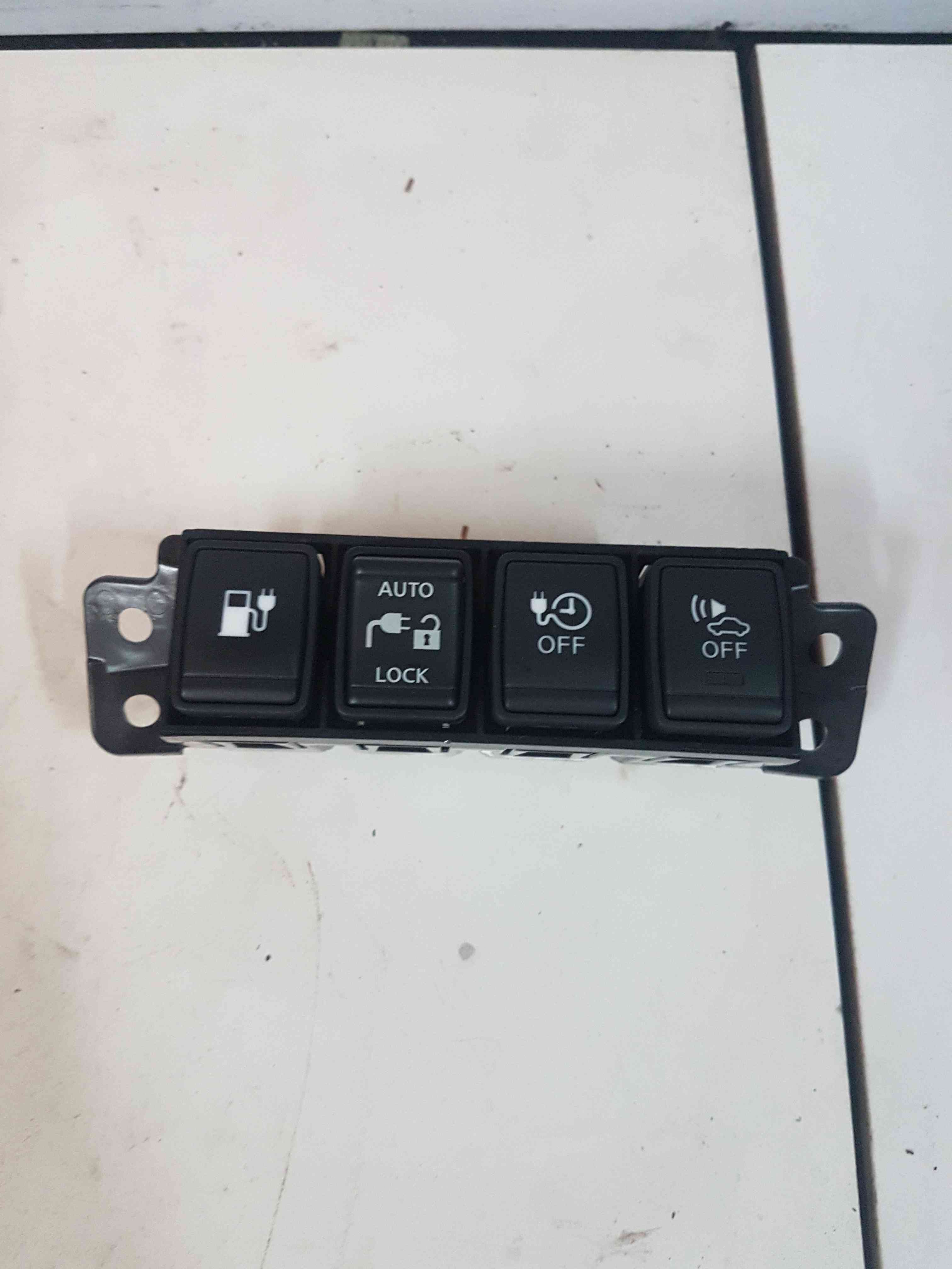 Thumb 3 Nissan Leaf 2010-2017 Lock Button Charge OFF Switch