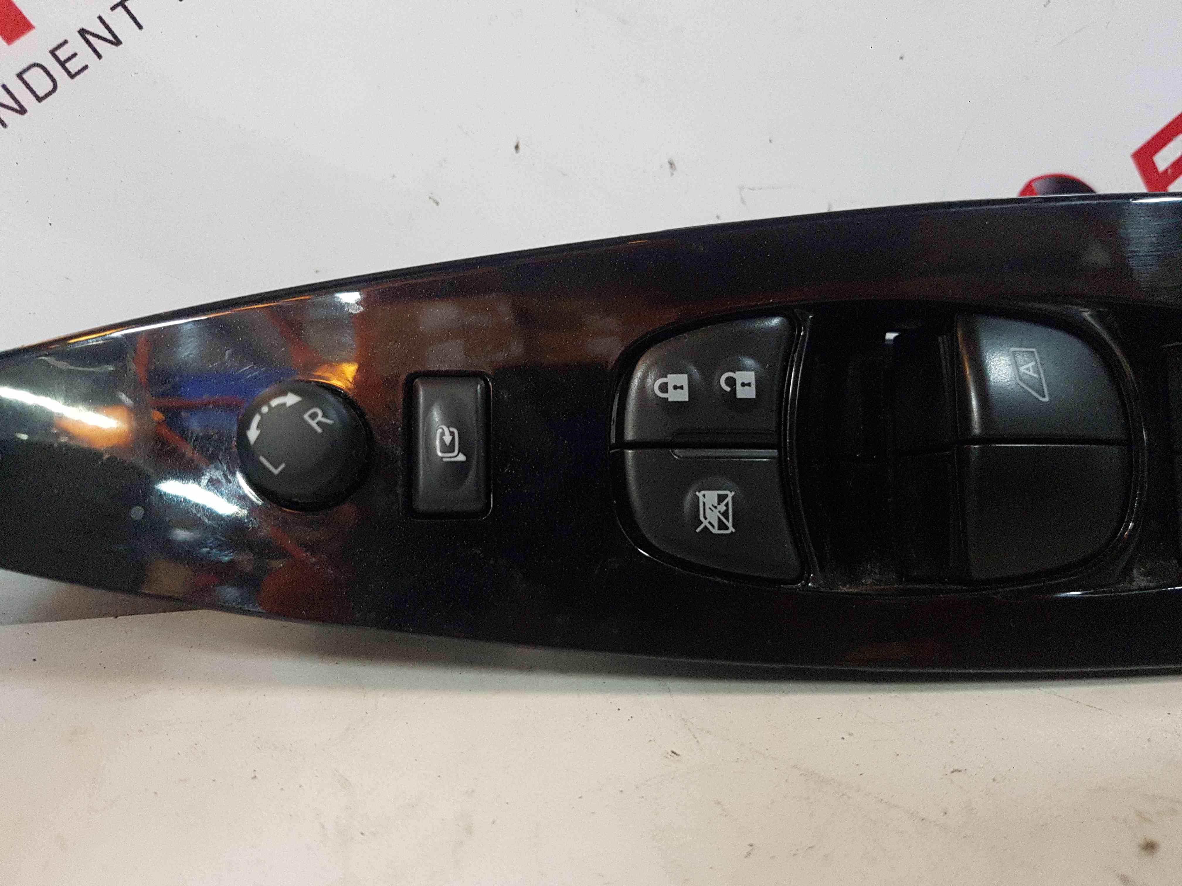 Thumb 4 Nissan Leaf 2010-2017 OSF Drivers Front Switch + Panel POWER FOLD 254013NE0B