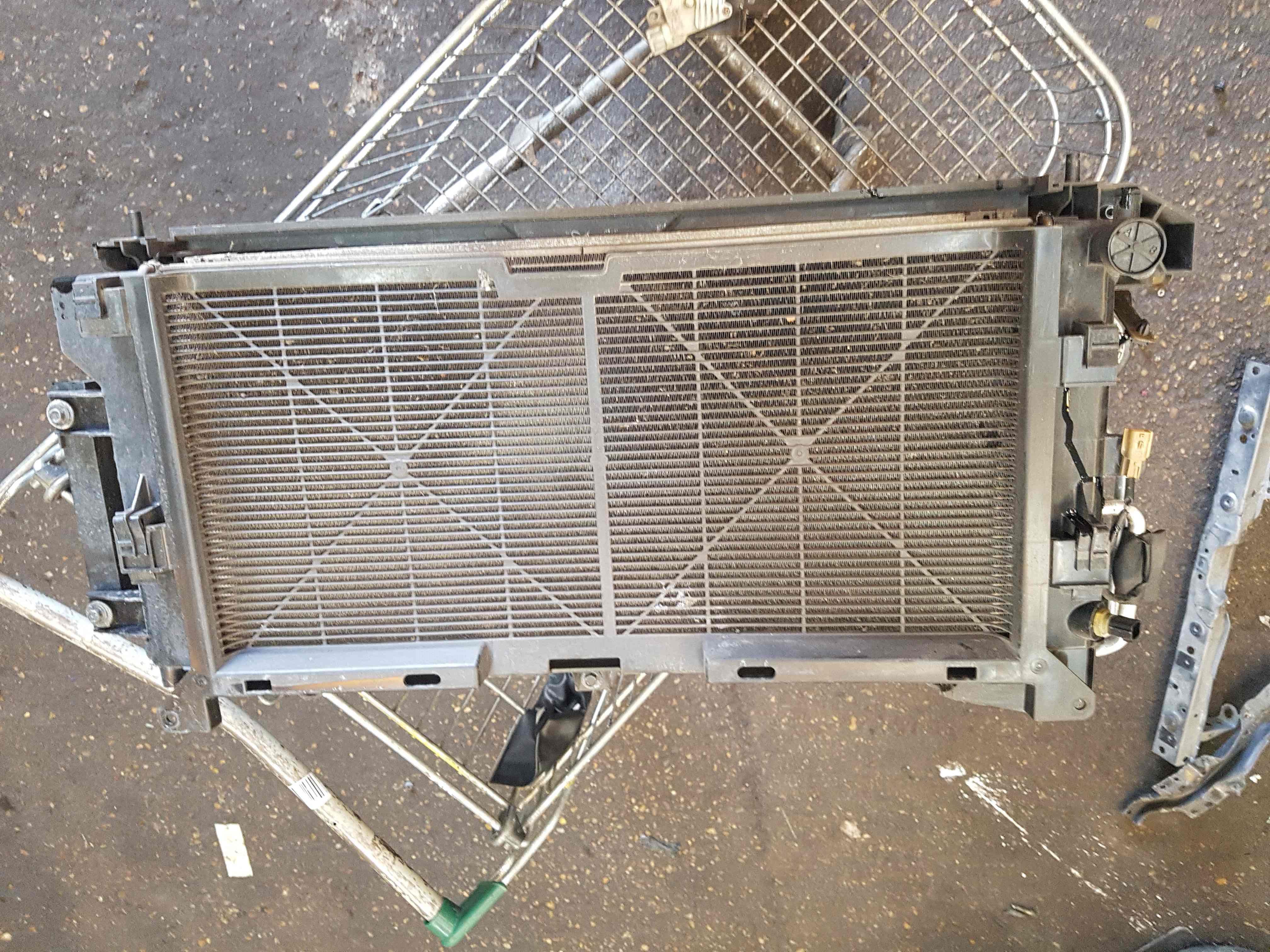 Thumb 10 Nissan Leaf 2010-2017 RAD Pack Radiator + FAN 214813nl1b