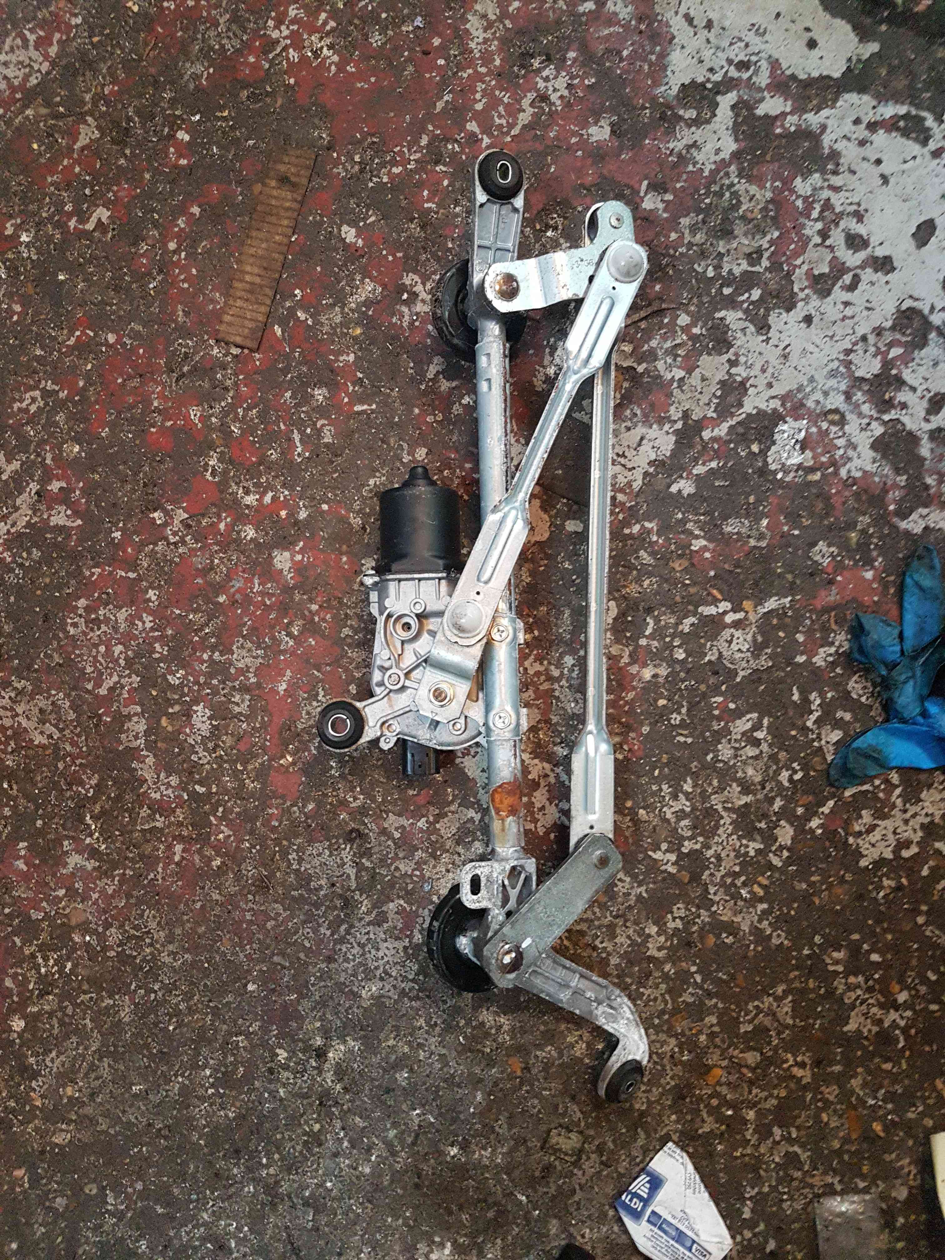 Thumb 3 Nissan Leaf 2010-2017 Wiper Motor + Linkage