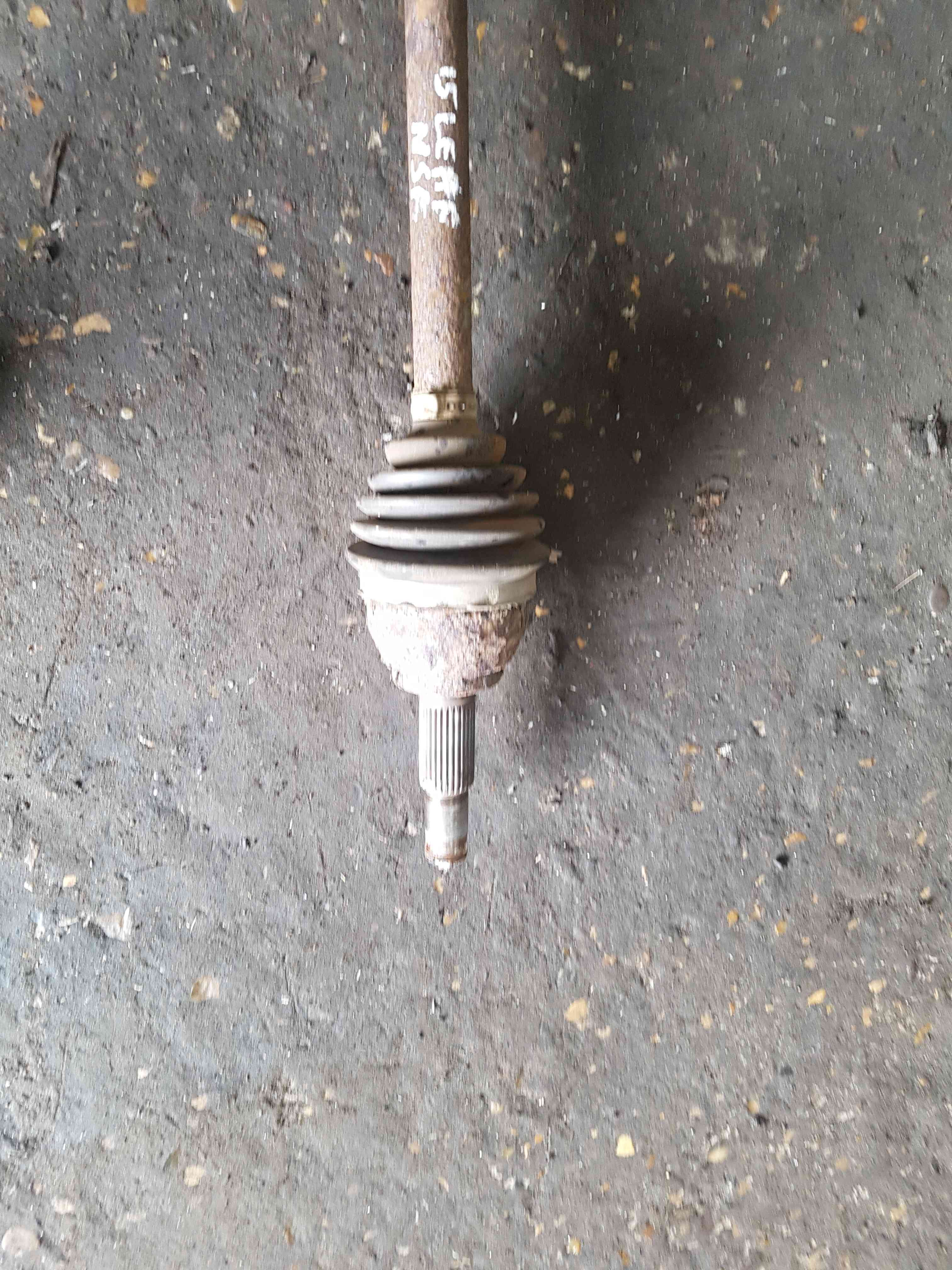 Thumb 6 Nissan Leaf ZE0 2010-2017 NSF Passenger Near Side Driveshaft 