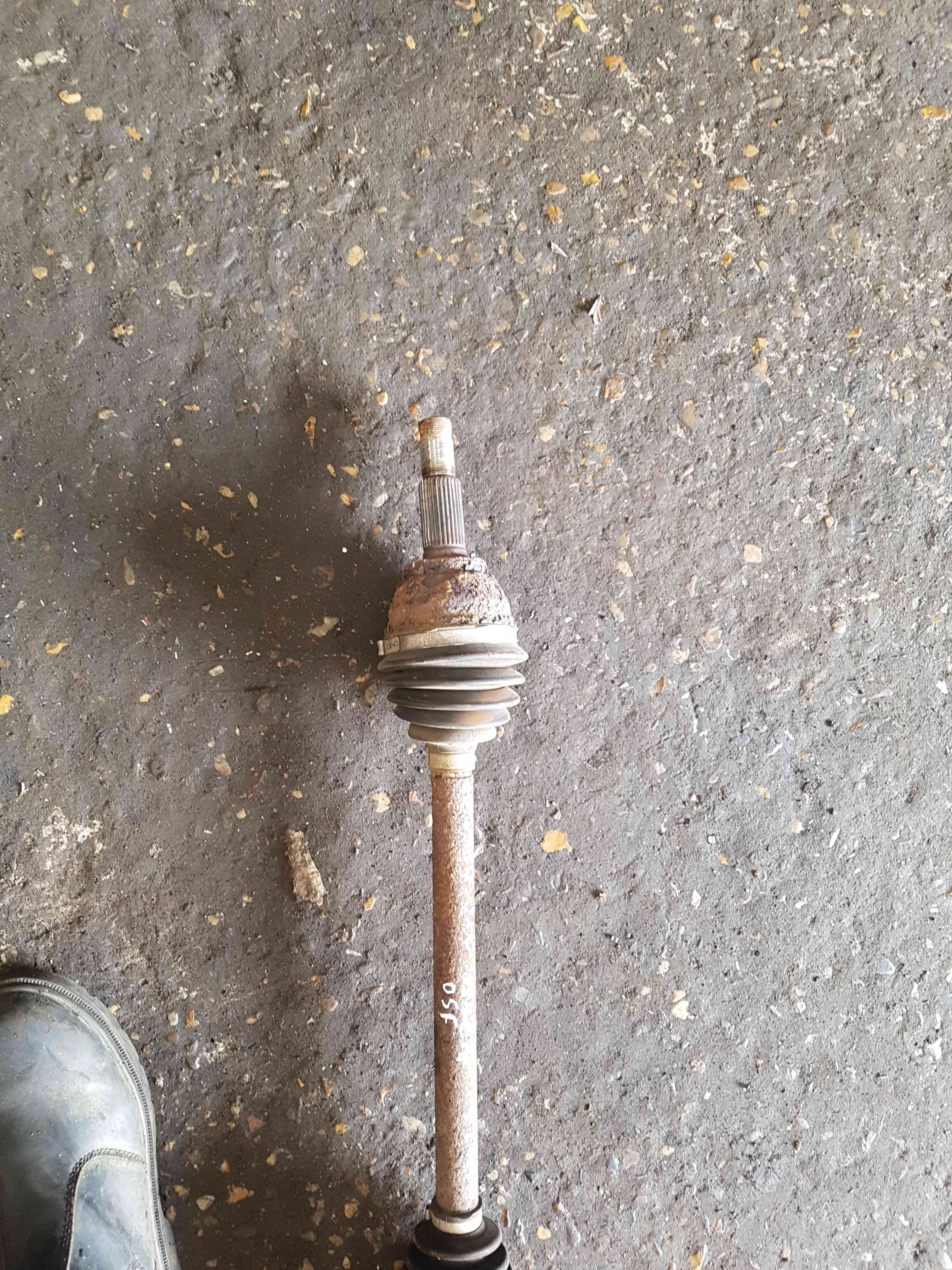 Thumb 6 Nissan Leaf ZE0 2010-2017 OSF Drivers Near Side Driveshaft 