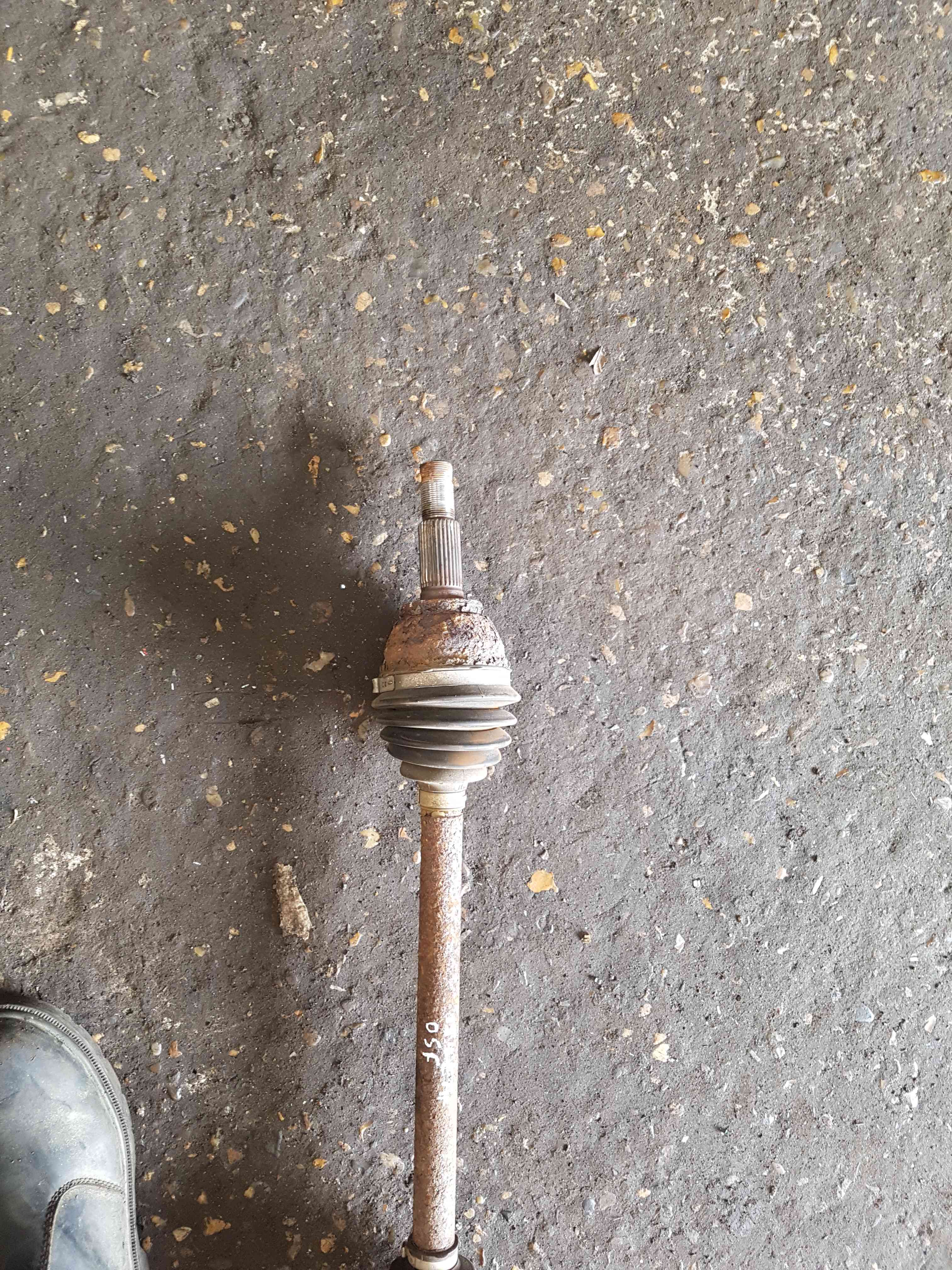 Thumb 7 Nissan Leaf ZE0 2010-2017 OSF Drivers Near Side Driveshaft 