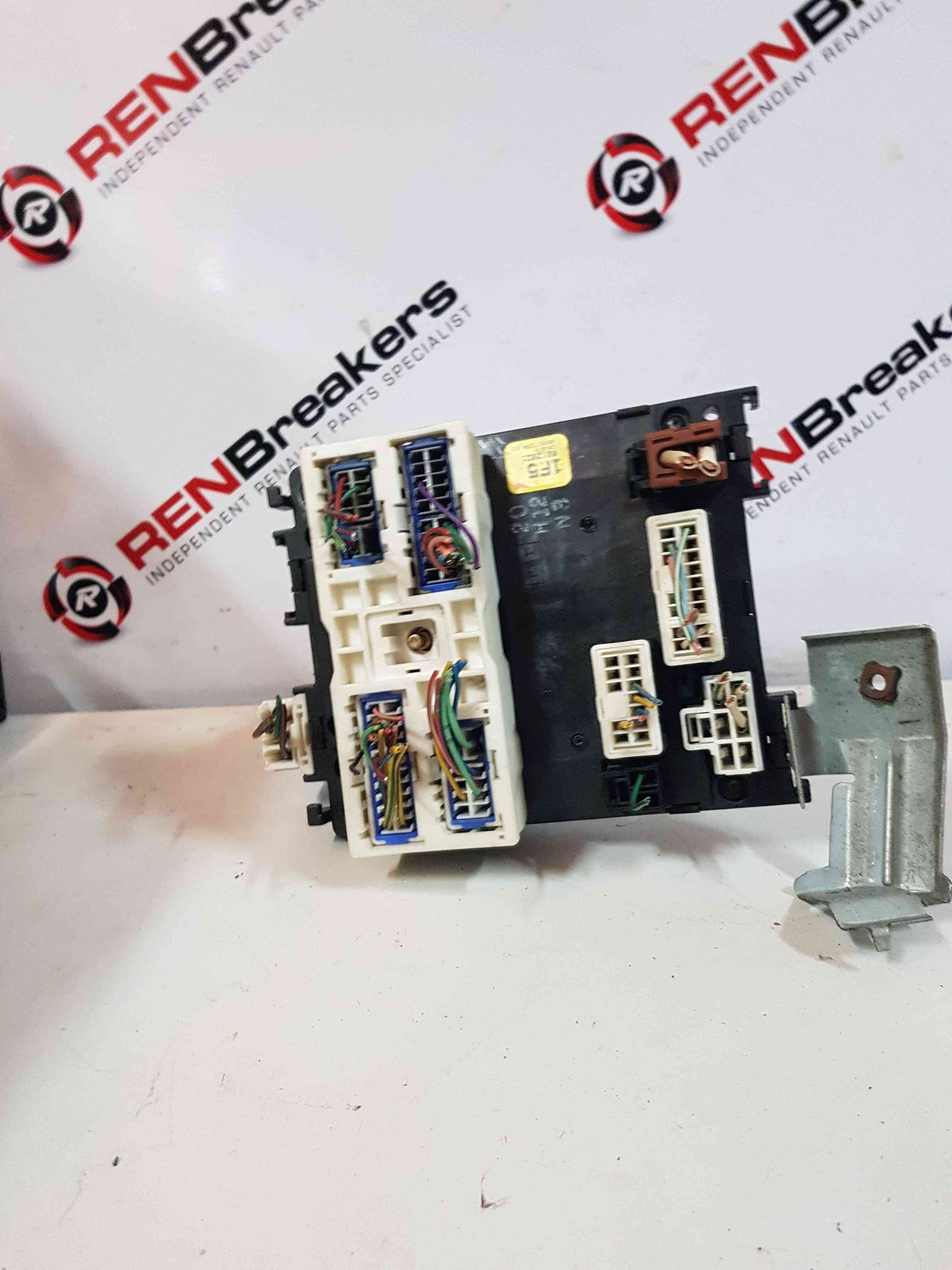 Thumb 6 Nissan Micra K11 1998-2002 1.0 16v Auto Fuse Board  60101F501 
