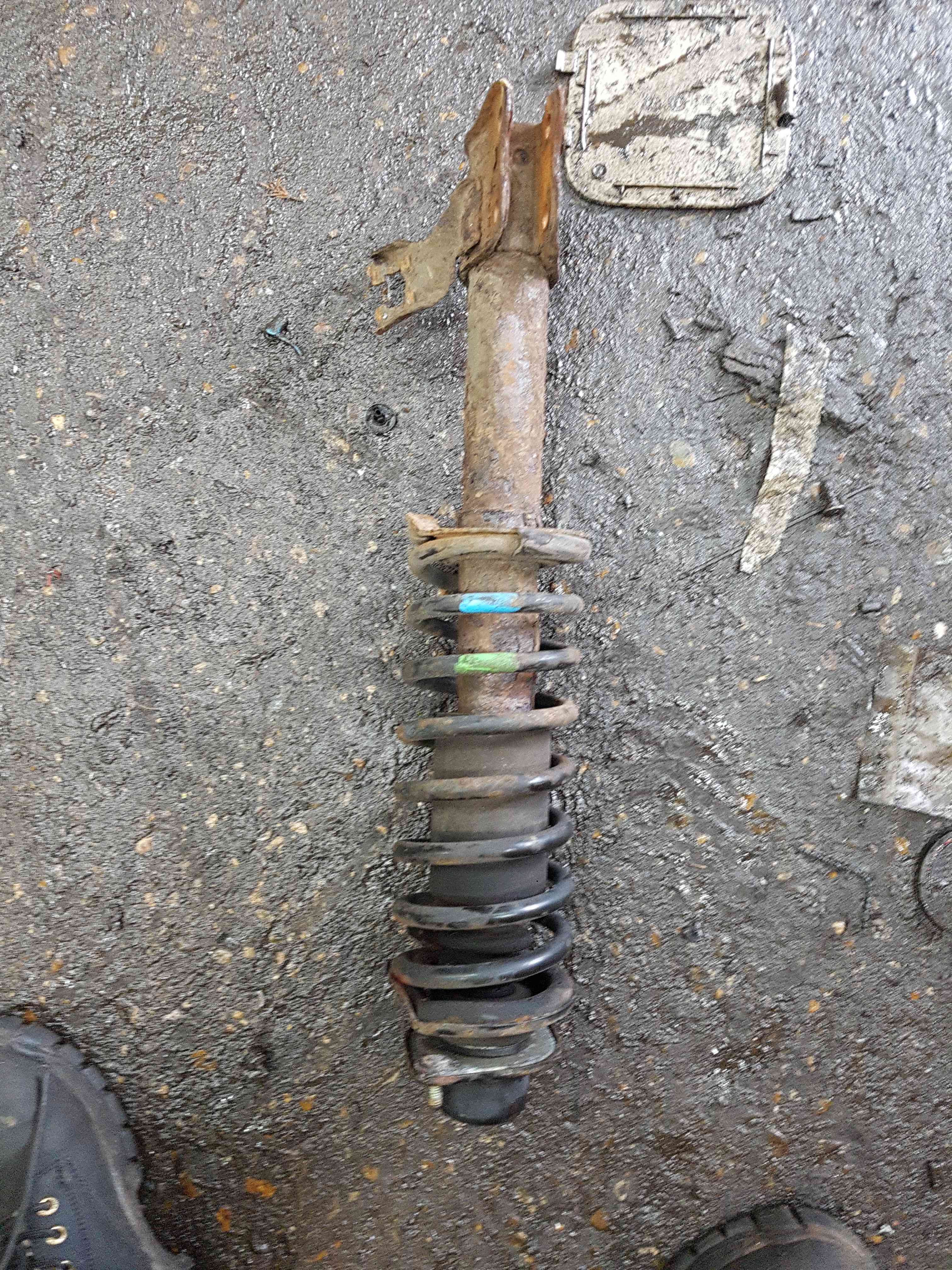 Thumb 7 Nissan Micra K11 1998-2002 1.0 Drivers OSF Front Spring Shock