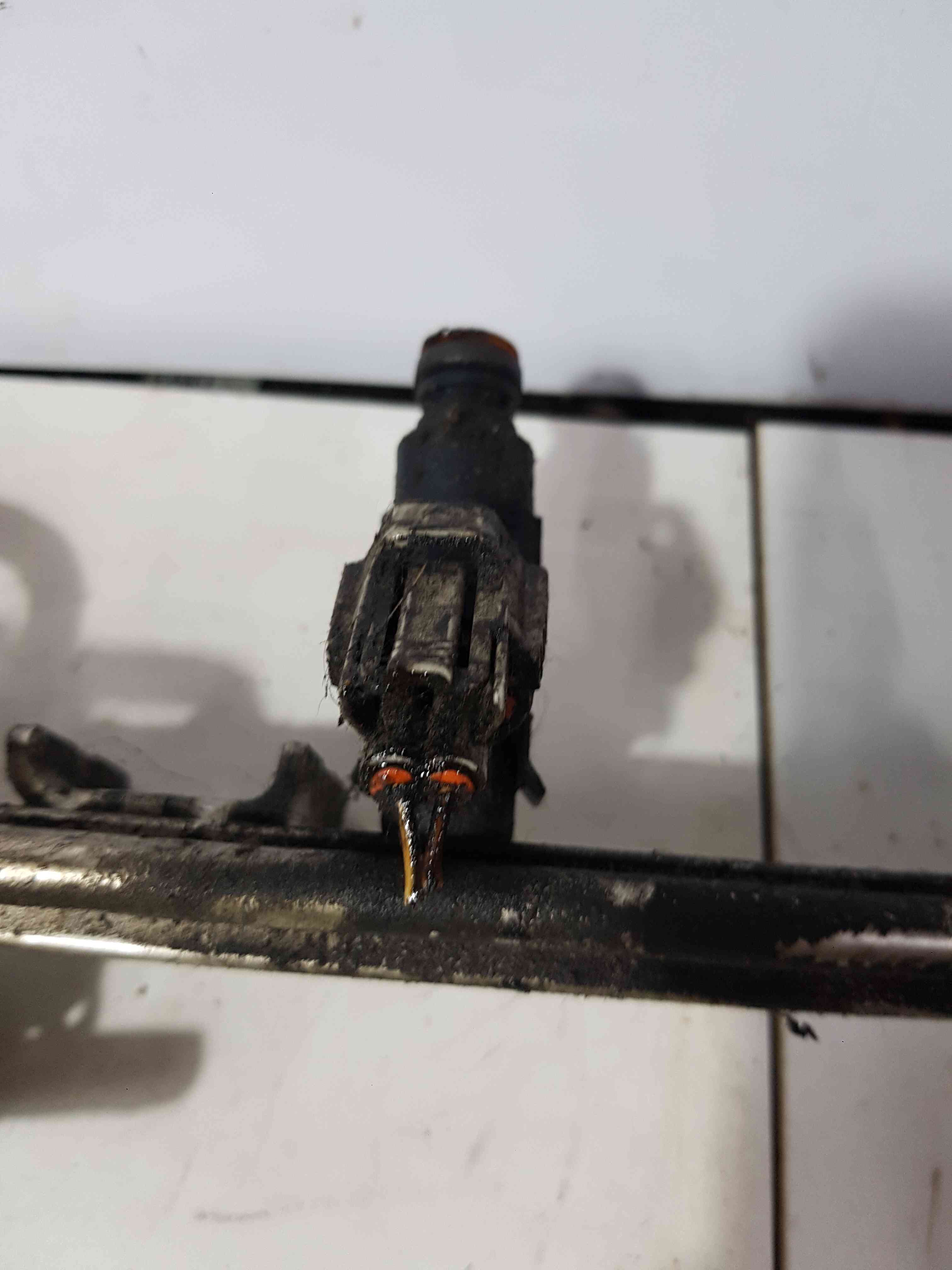 Thumb 4 Nissan Micra K11 1998-2002 1.0 Injectors SET X4 + Rail Petrol Cg10de